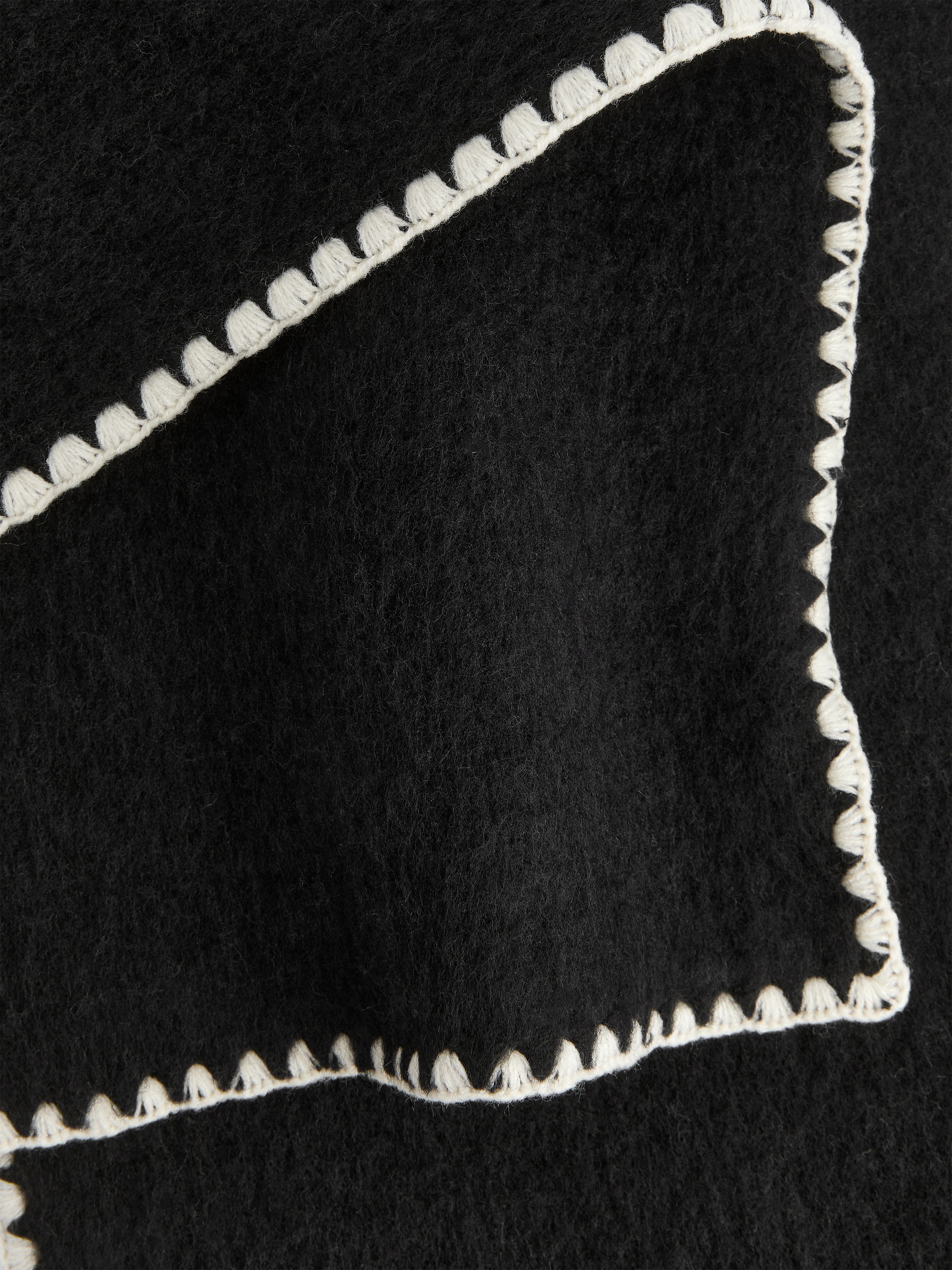 Halsduk med langettsöm - Svart - Women - StillMedia/DescriptiveDetail - 2