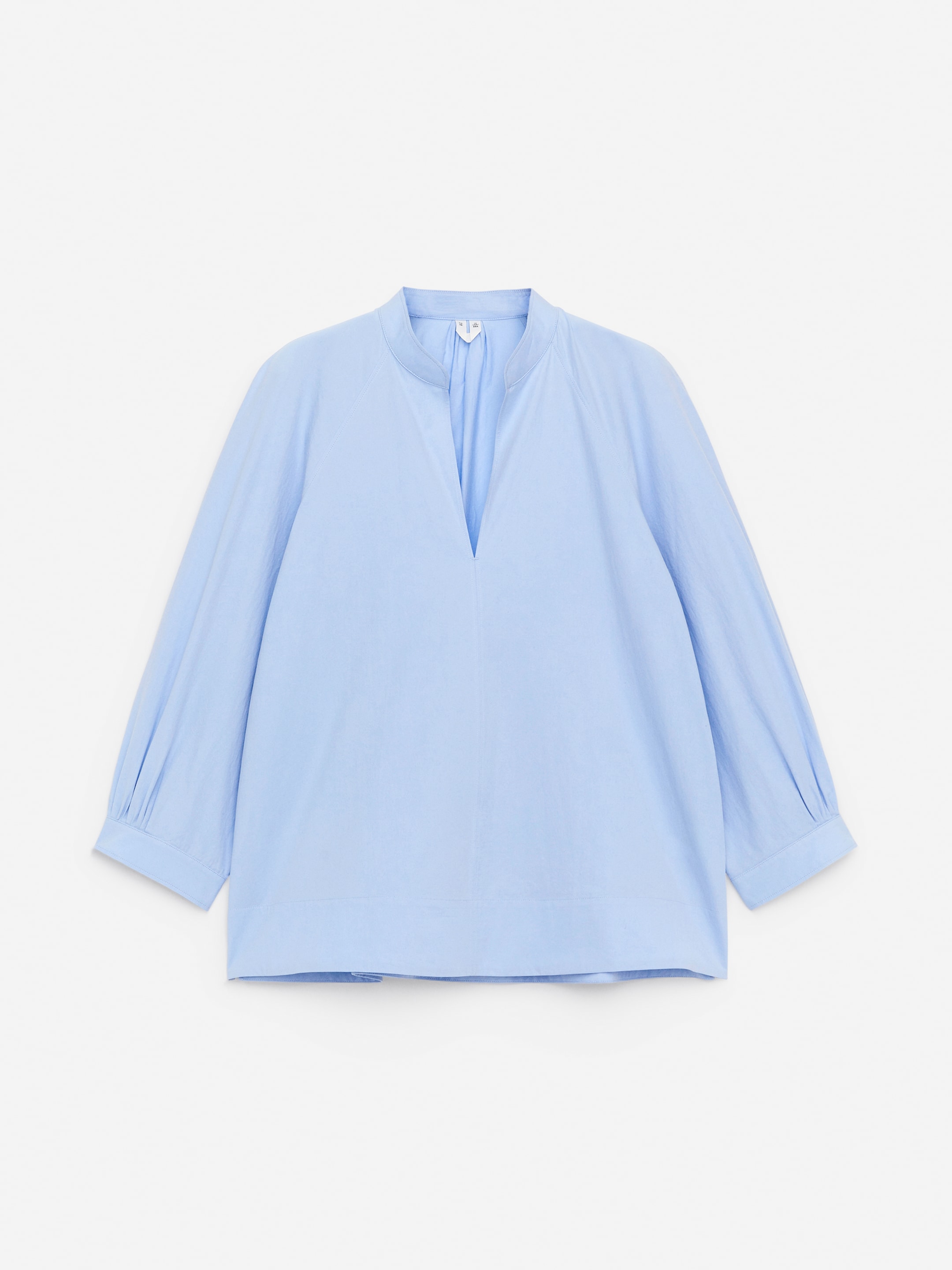 V-Neck Cotton Blouse - Light Blue - Regular fit - Women - StillMedia/DescriptiveStillLife - 2