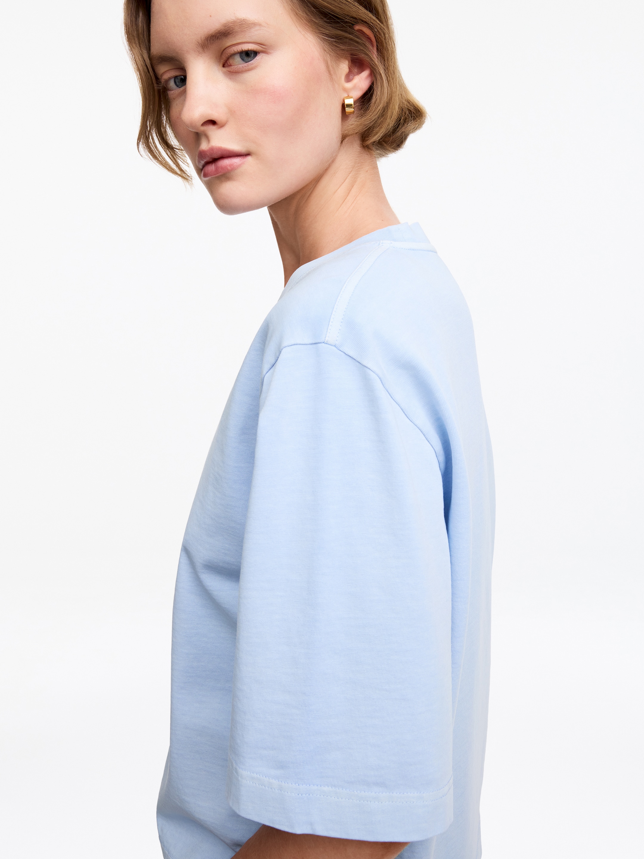 Signature Boxy T-Shirt - Light Blue - Relaxed fit - Women - StillMedia/Lookbook - 5