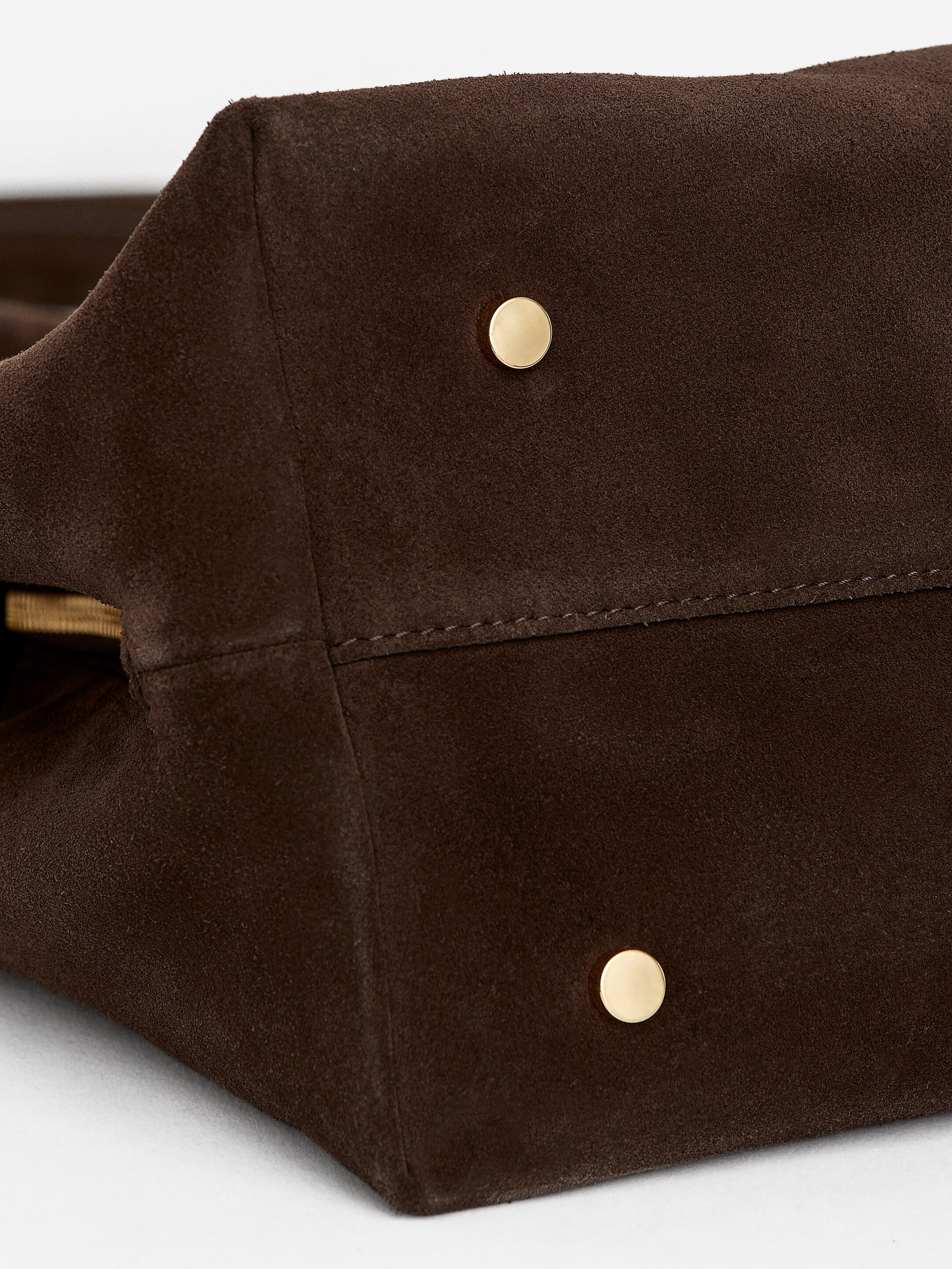 Visa större bild: Väska i mocka - Brun - DAM | H&M SE 6