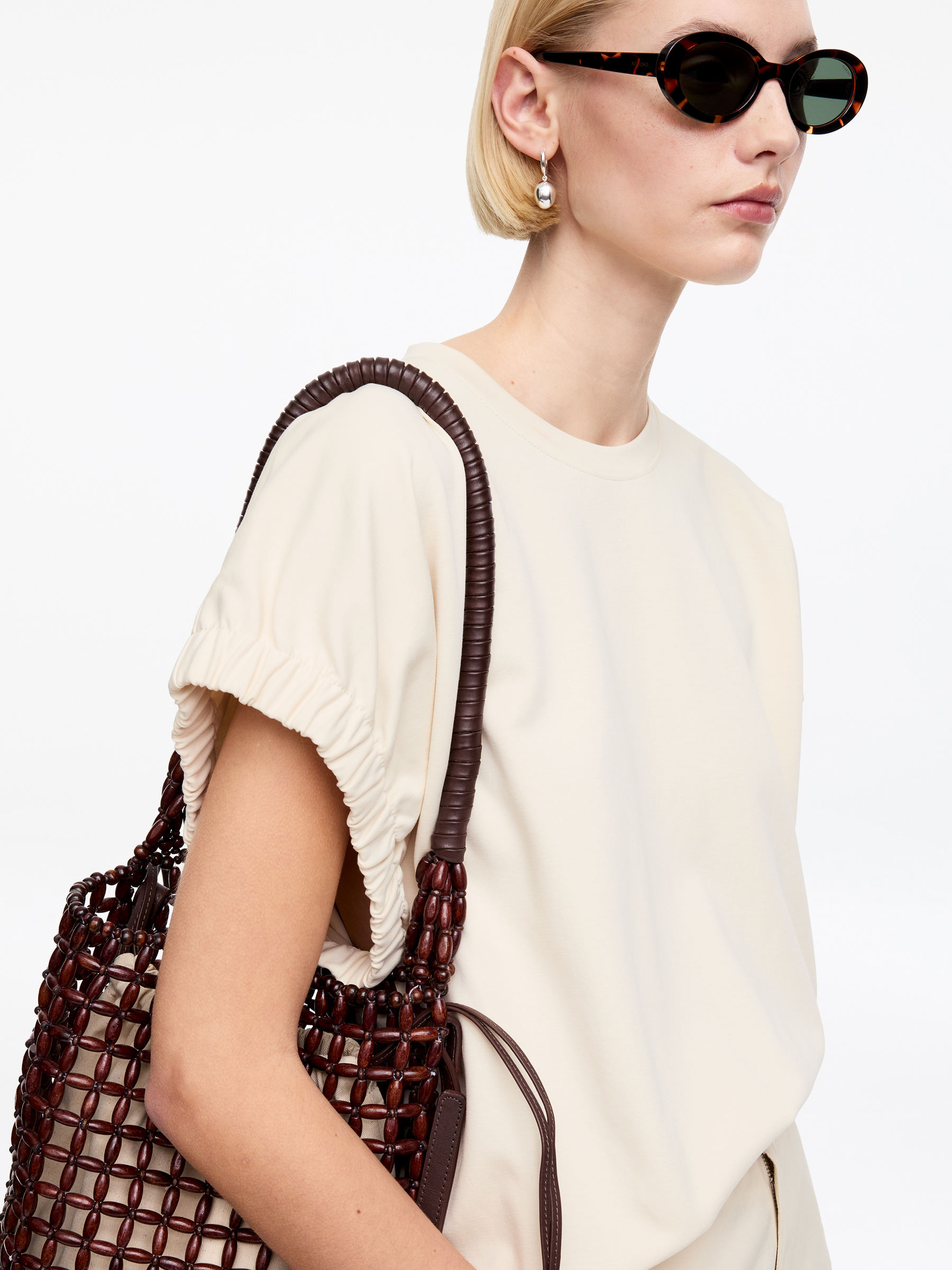 Gathered-Sleeve T-Shirt - Beige - Regular fit - Women - StillMedia/Lookbook - 5