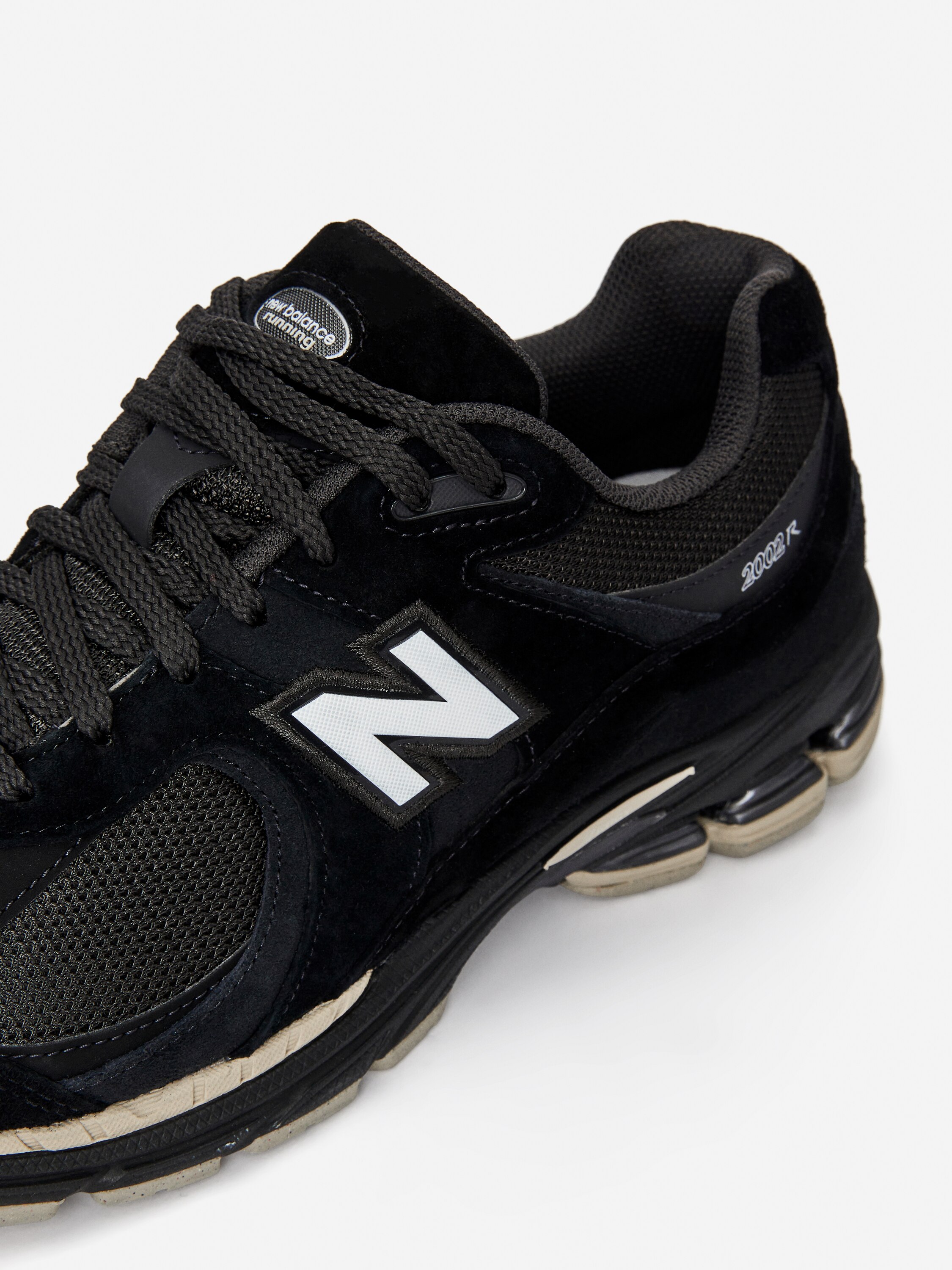 Zapatillas New Balance 2002R – Negro – Men – ARKET ES
