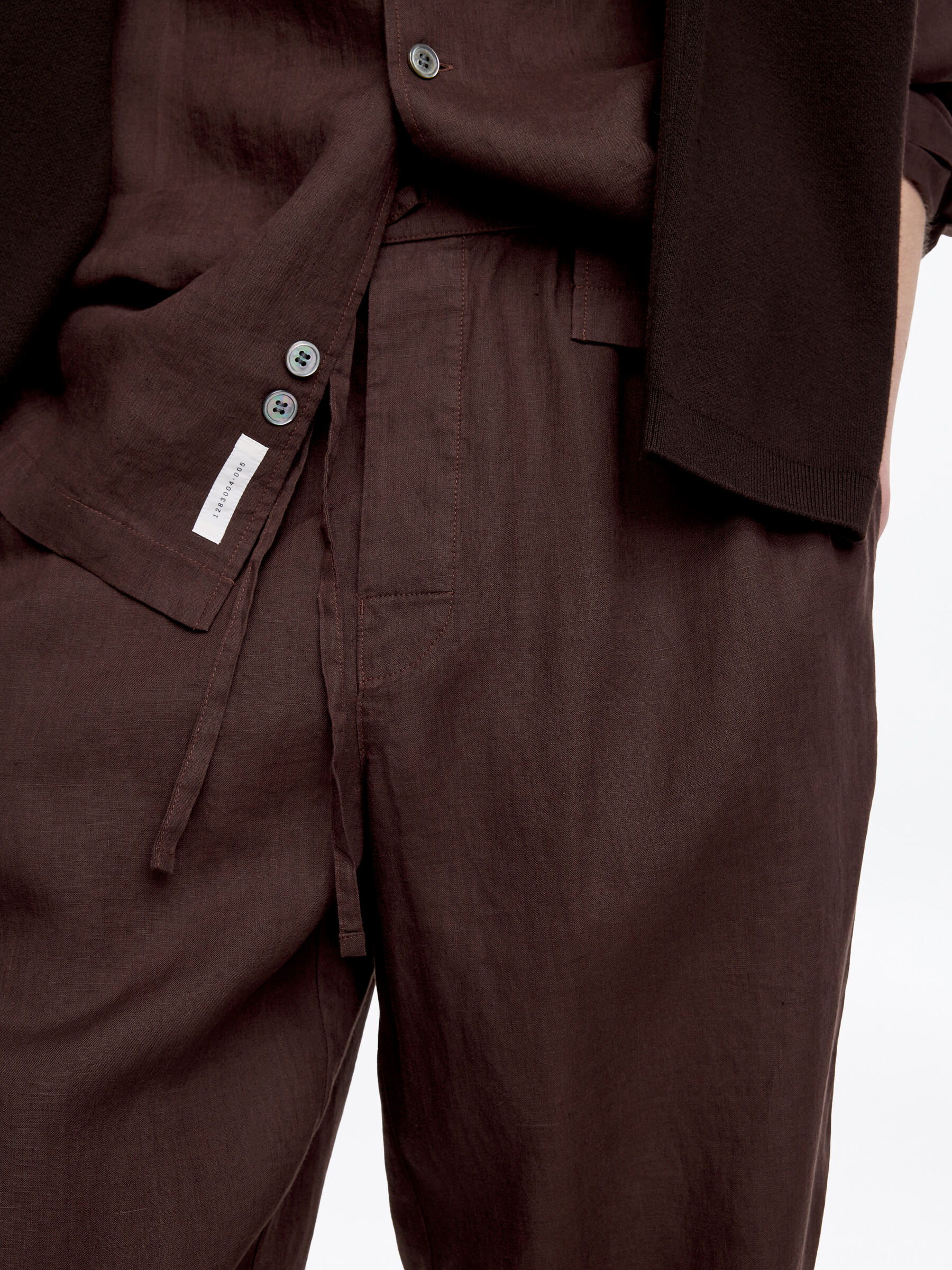 Pantaloni in lino dalla vestibilità rilassata - Marrone scuro - Relaxed fit - Men - StillMedia/Lookbook - 3