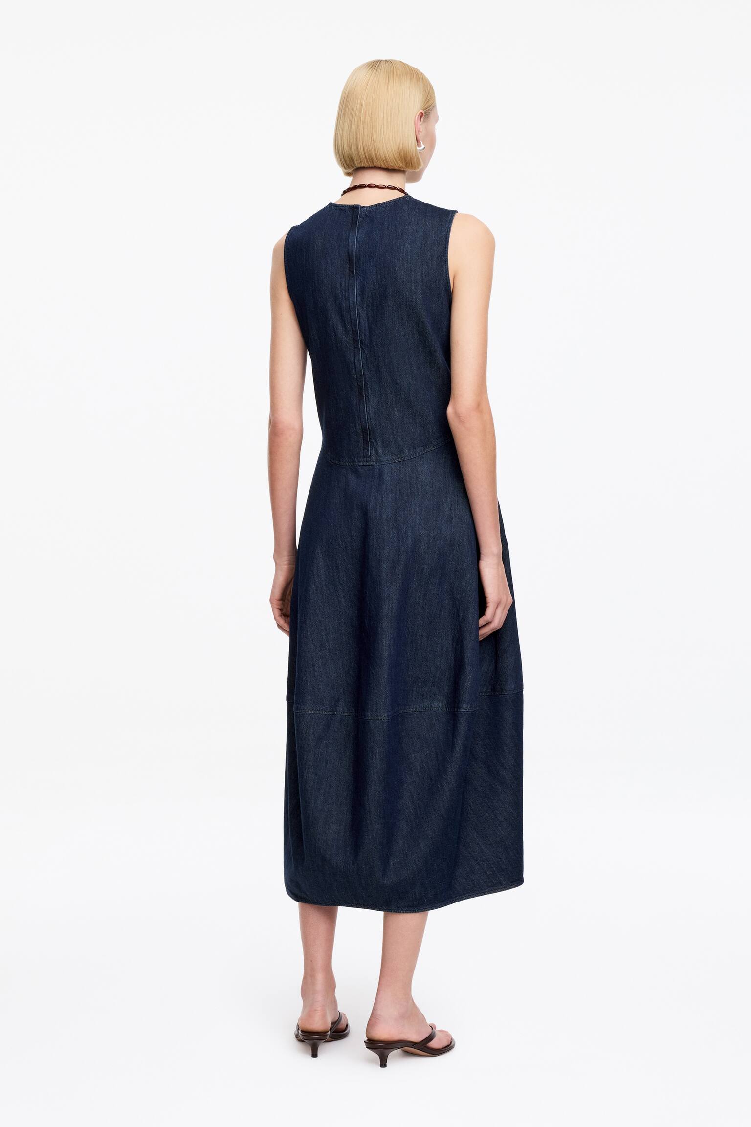 Jeanskleid mit Barrel-Schnitt - Dunkelblau - 5