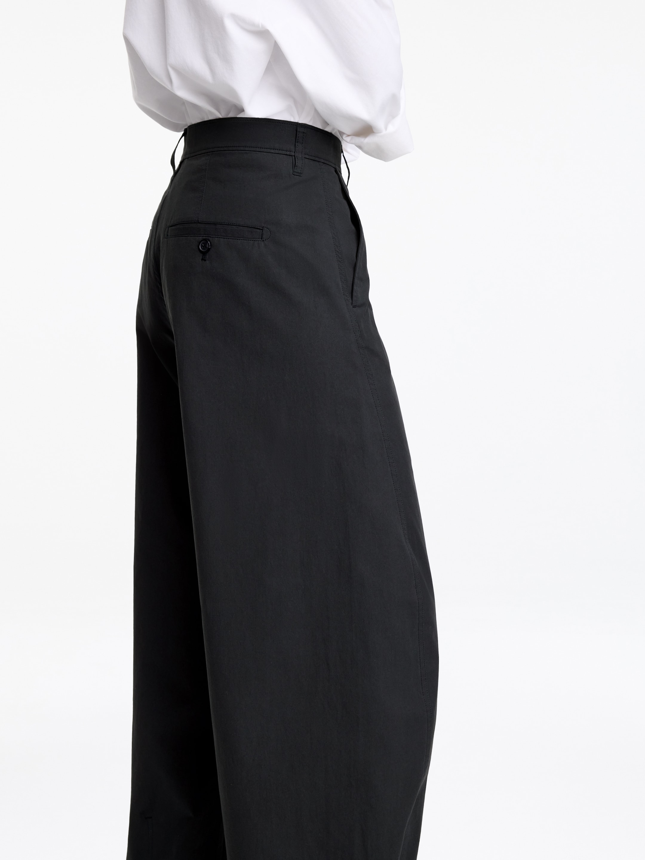 Pantalon jambes barrel - Noir - Loose fit - Femme - StillMedia/Lookbook - 4