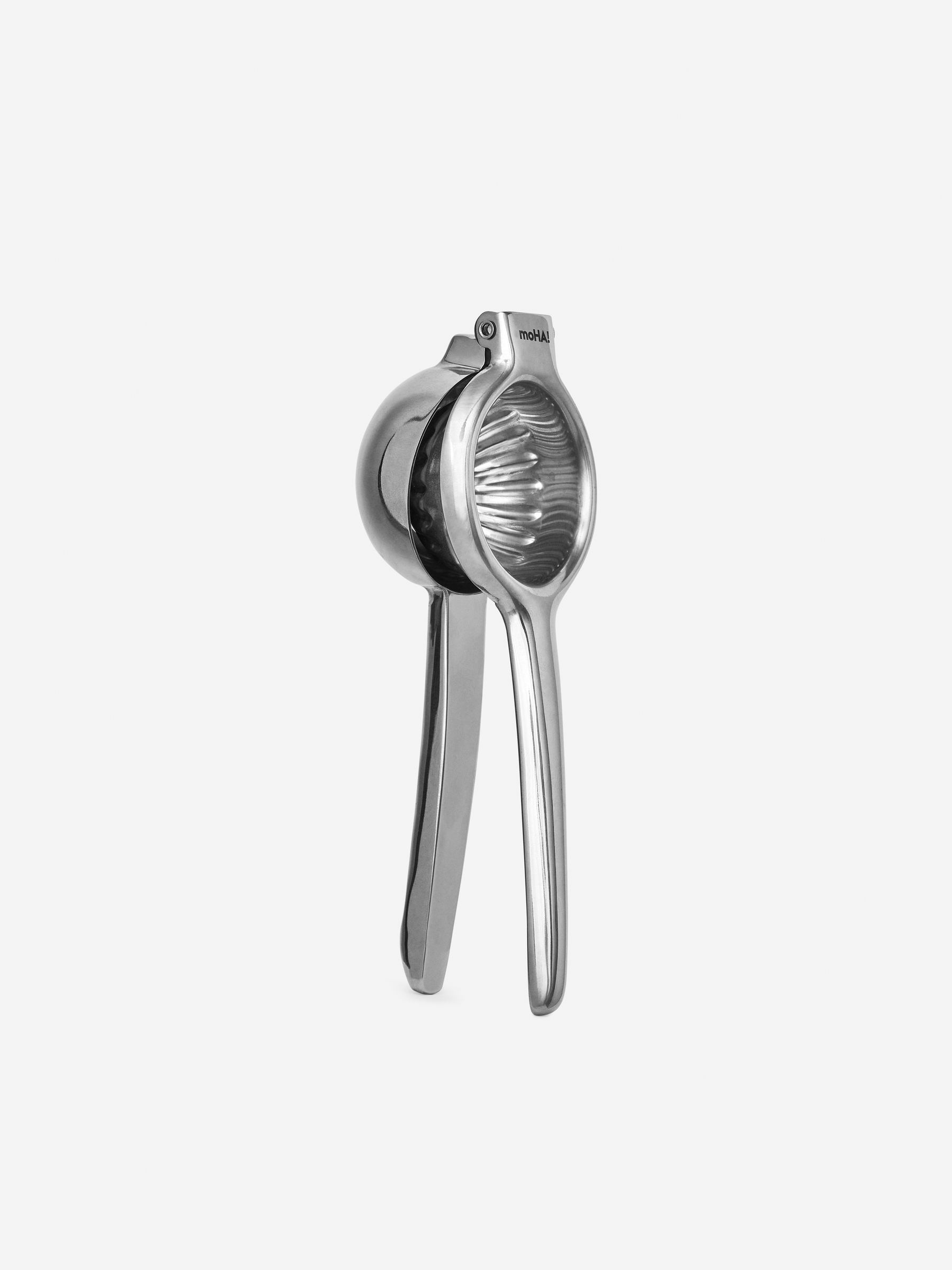 Chevalier Diffusion Lemon Squeezer - Silver - Homeware - StillMedia/DescriptiveStillLife - 1