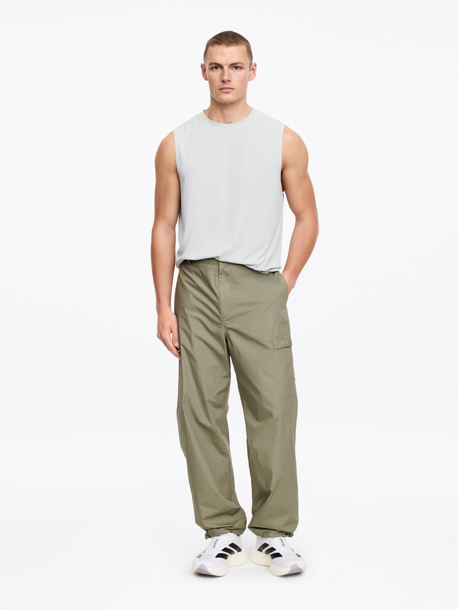 ARKET Men's  Active Cargo Trousers Green,  size XS