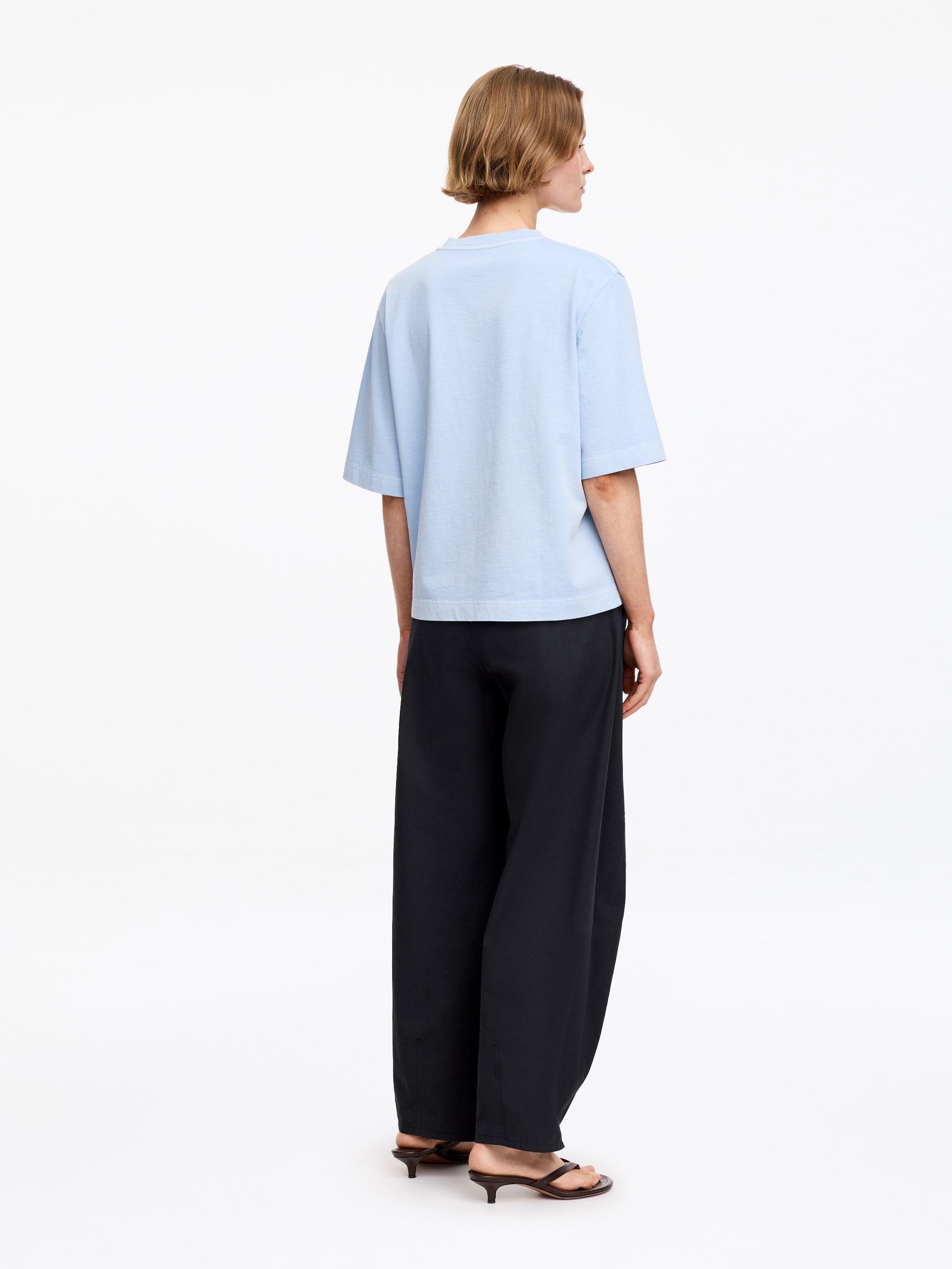 Signature Boxy T-Shirt - Light Blue - Relaxed fit - Women - StillMedia/Lookbook - 3