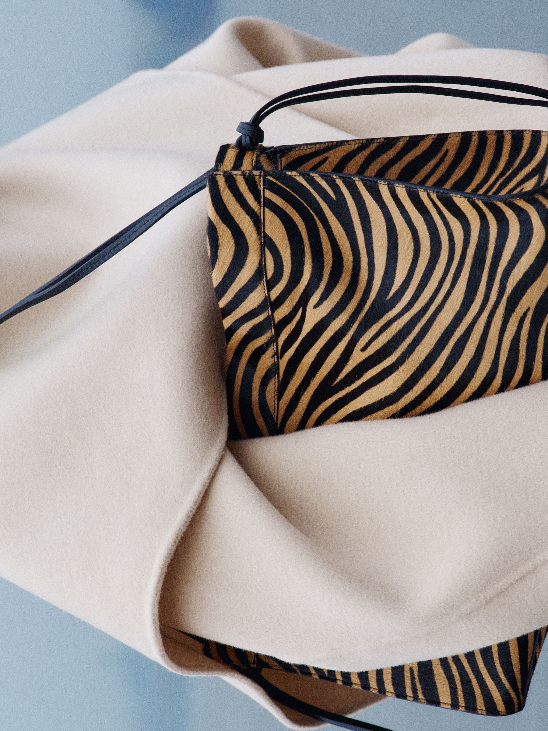 Zebra-Print Leather Shoulder Bag - Black/Beige - Women - StillMedia/Environmental - 1