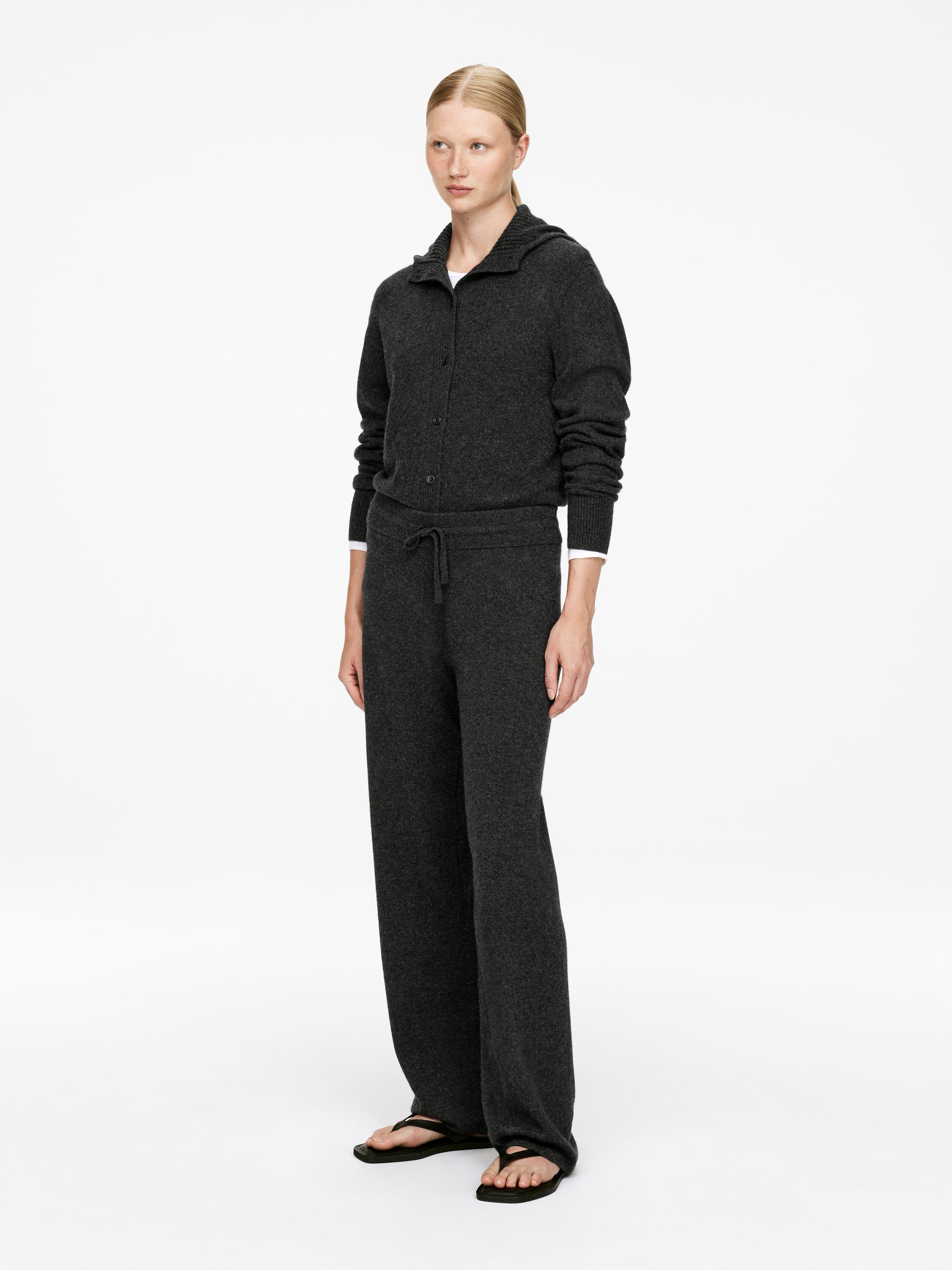 Pantalon en pur cachemire - Gris foncé - Relaxed fit - Femme - StillMedia/Lookbook - 5