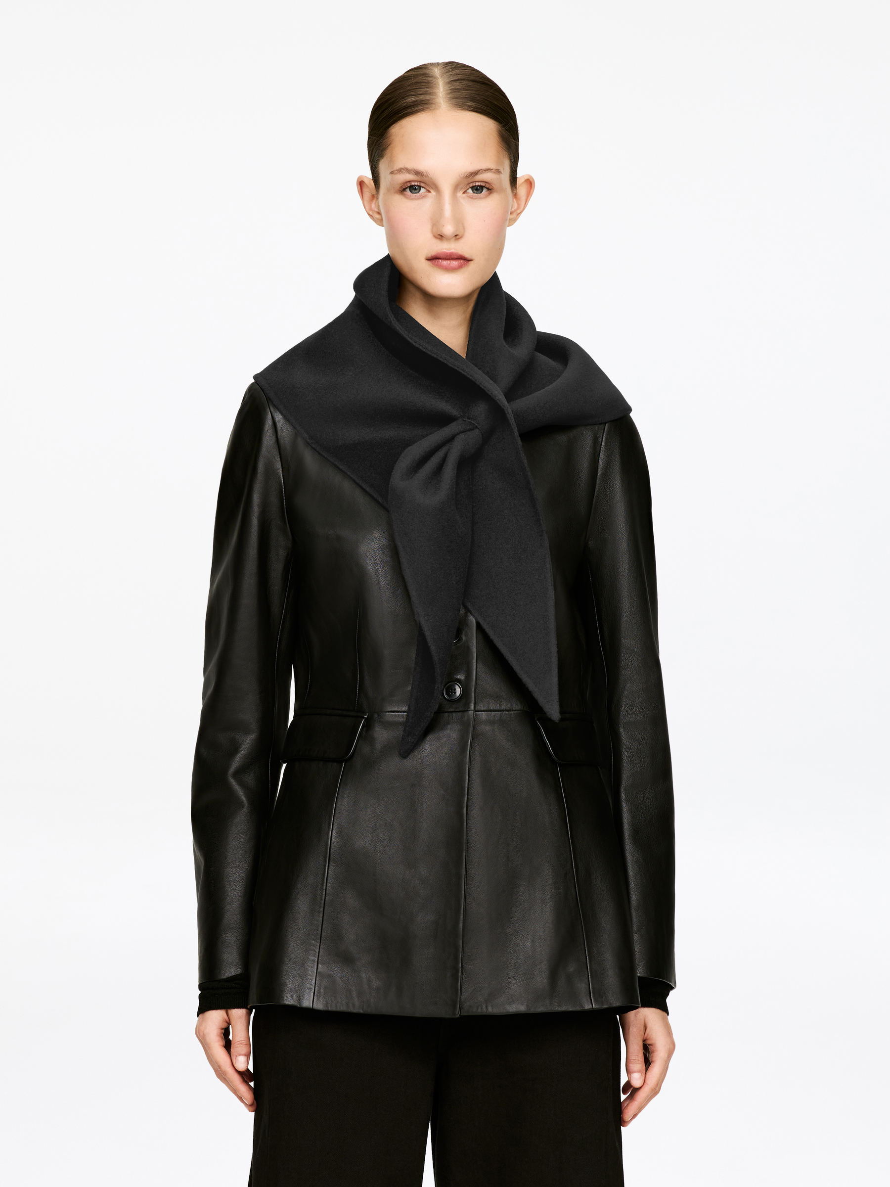 Dreieckstuch aus Wolle - Schwarz - Damen - StillMedia/Lookbook - 6