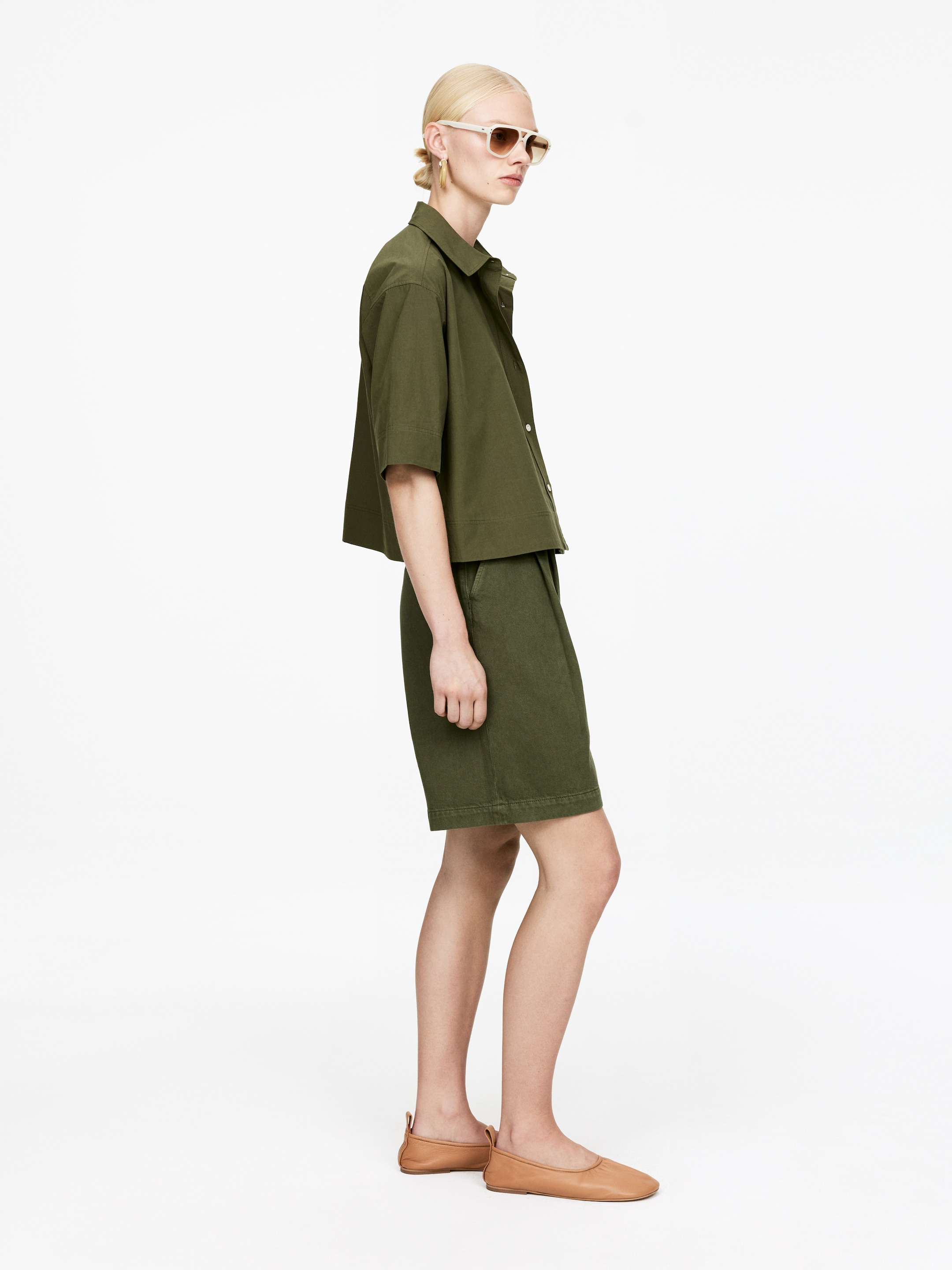 Visualizza immagine più grande: Shorts con pieghe - Verde kaki - DONNA | H&M IT 2