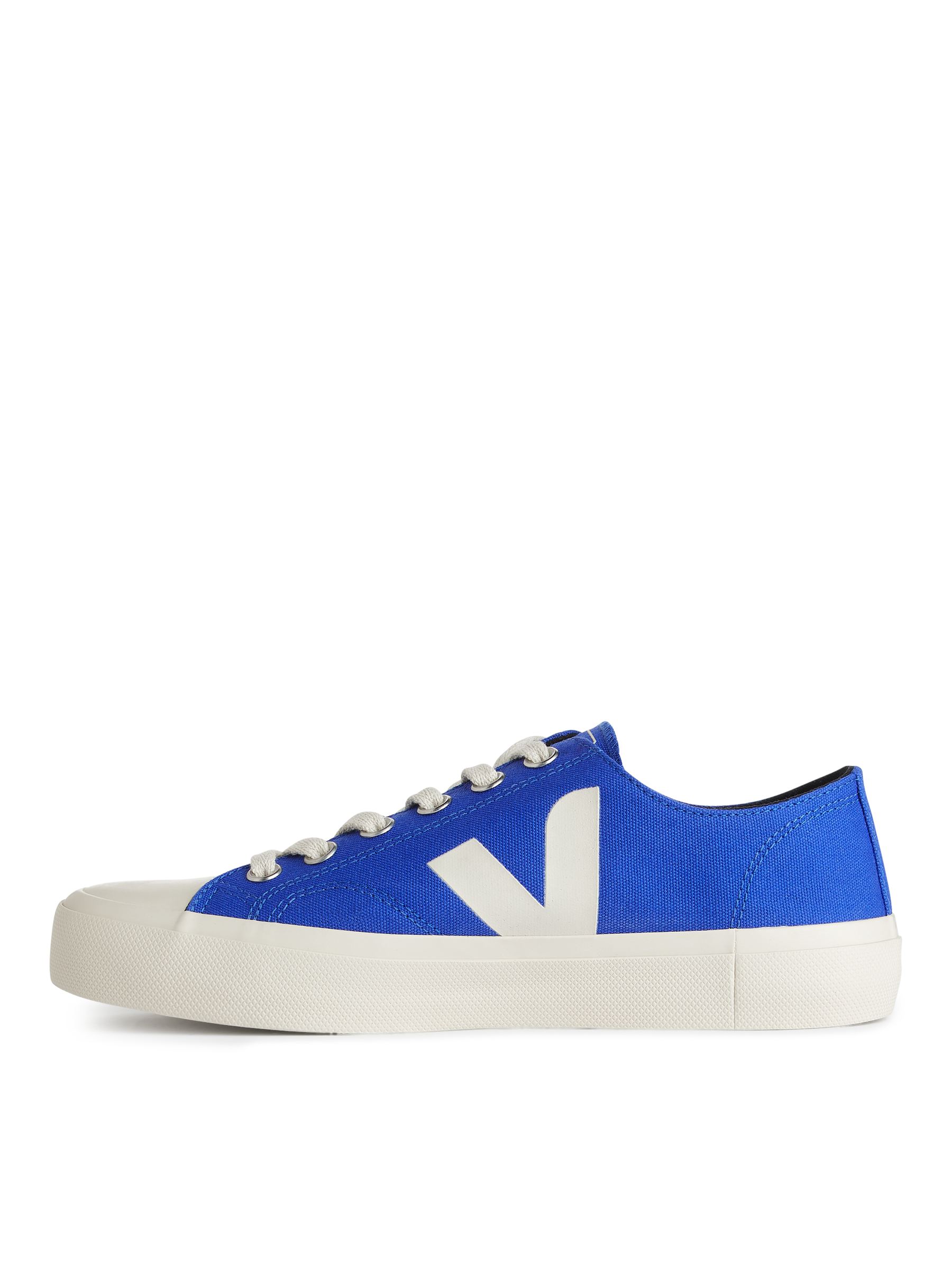Veja Wata Trainers - Bright Blue - Women - StillMedia/DescriptiveStillLife - 6