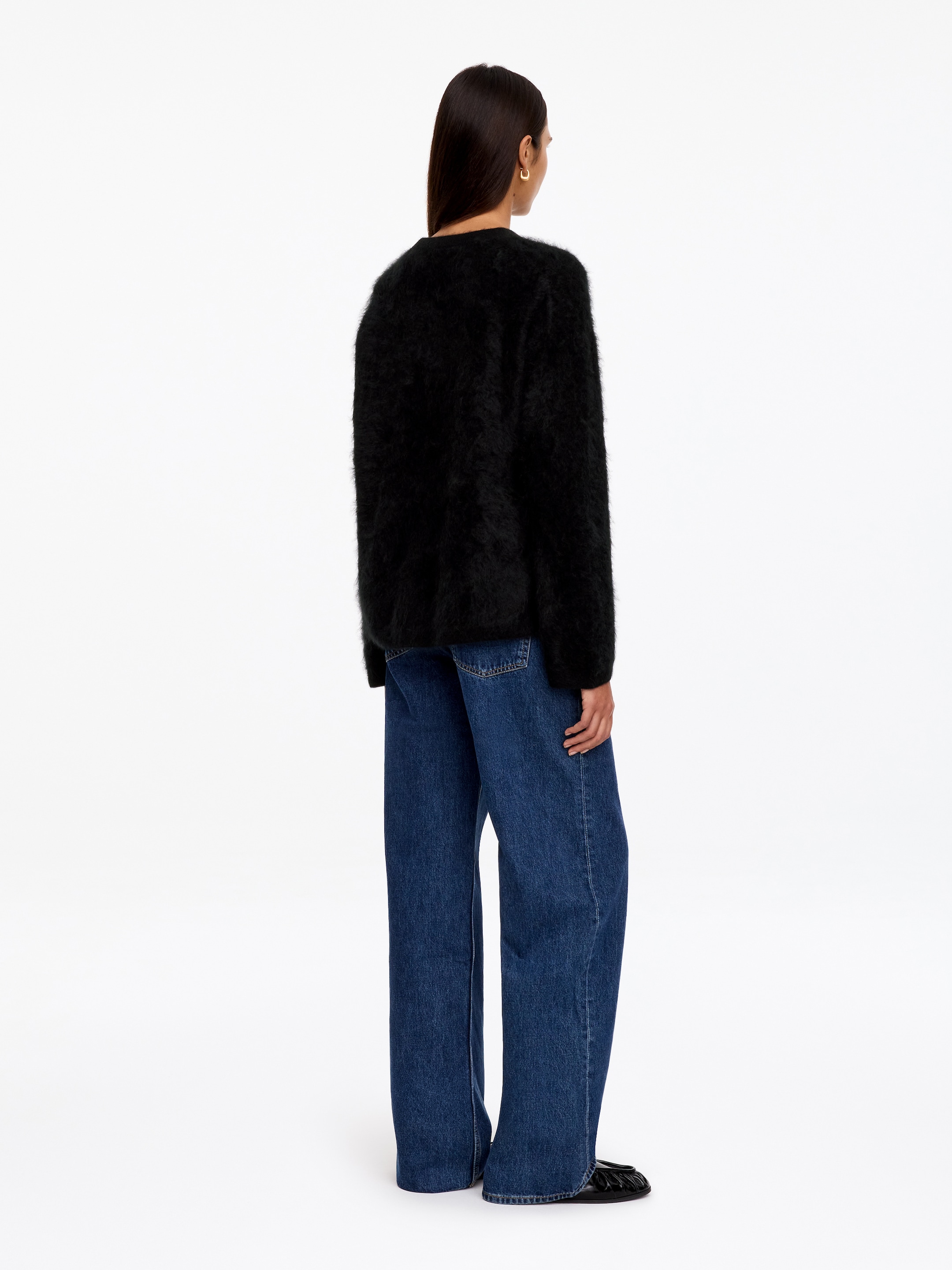 Maglione in cashmere spazzolato​ - Nero - Loose fit - women - StillMedia/Lookbook - 3