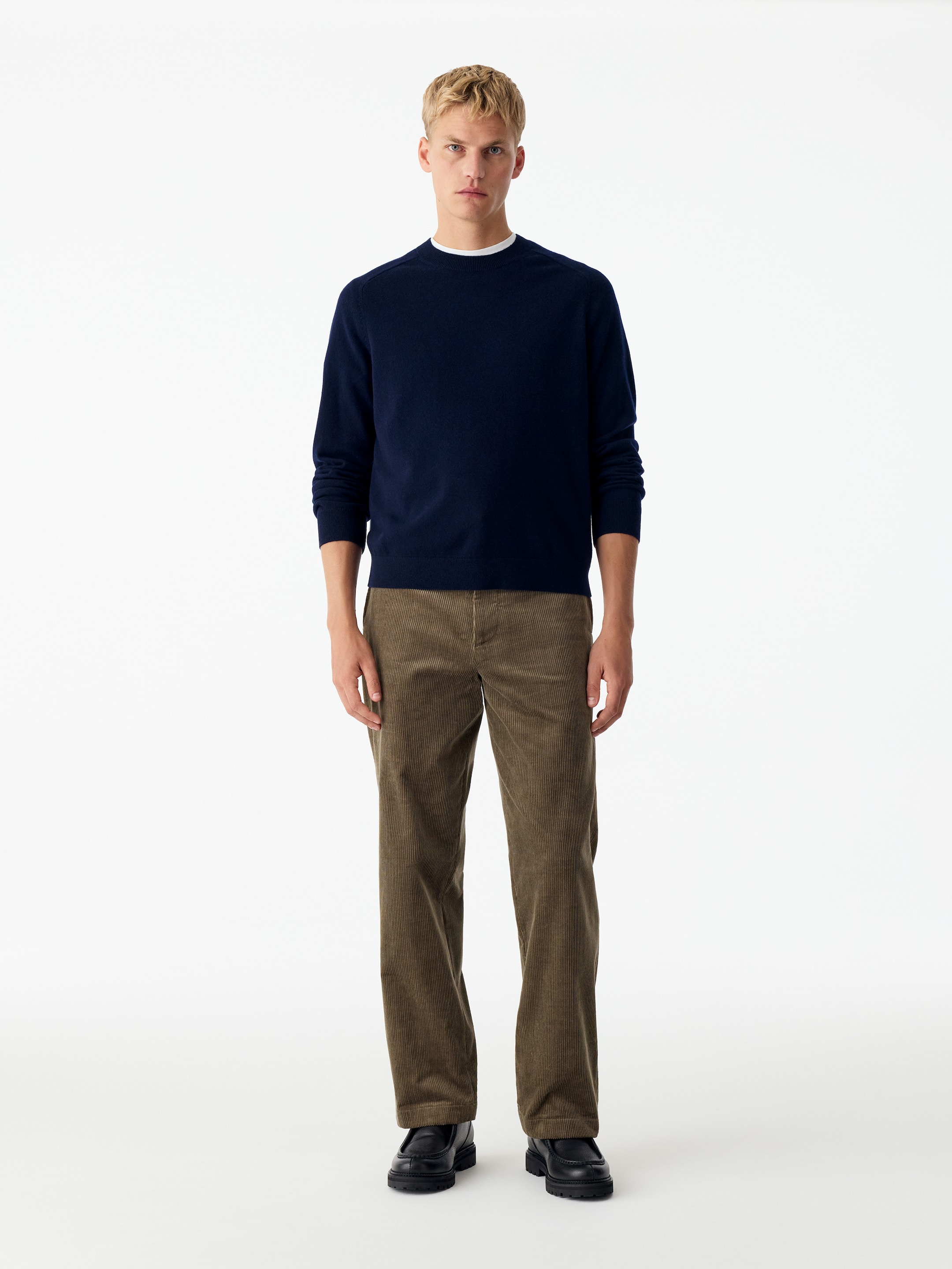 Weite Cordhose - Graubraun - Loose Fit - men - StillMedia/Lookbook - 3