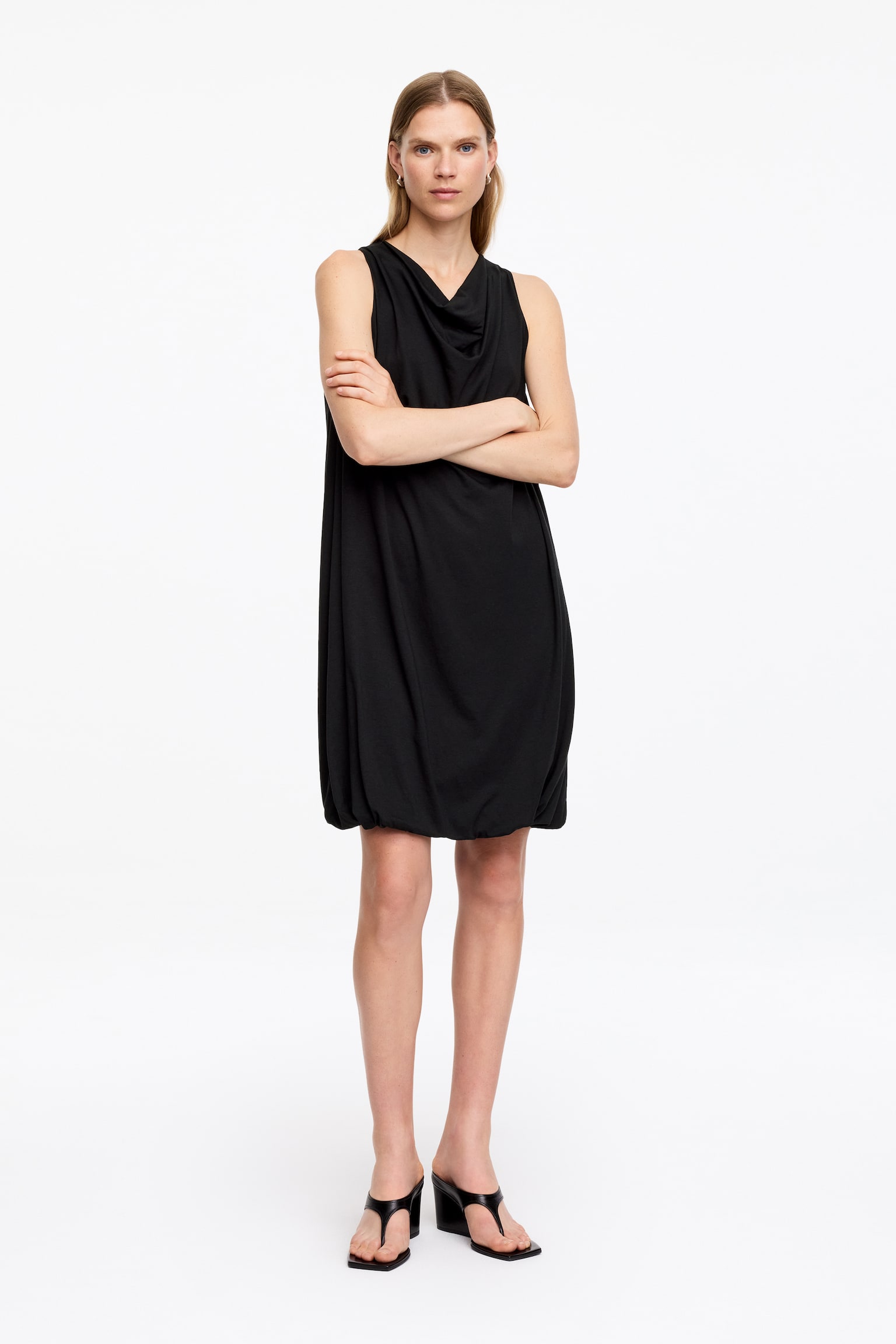 Drapiertes Kleid mit Ballonschnitt - Schwarz/Rot - 1