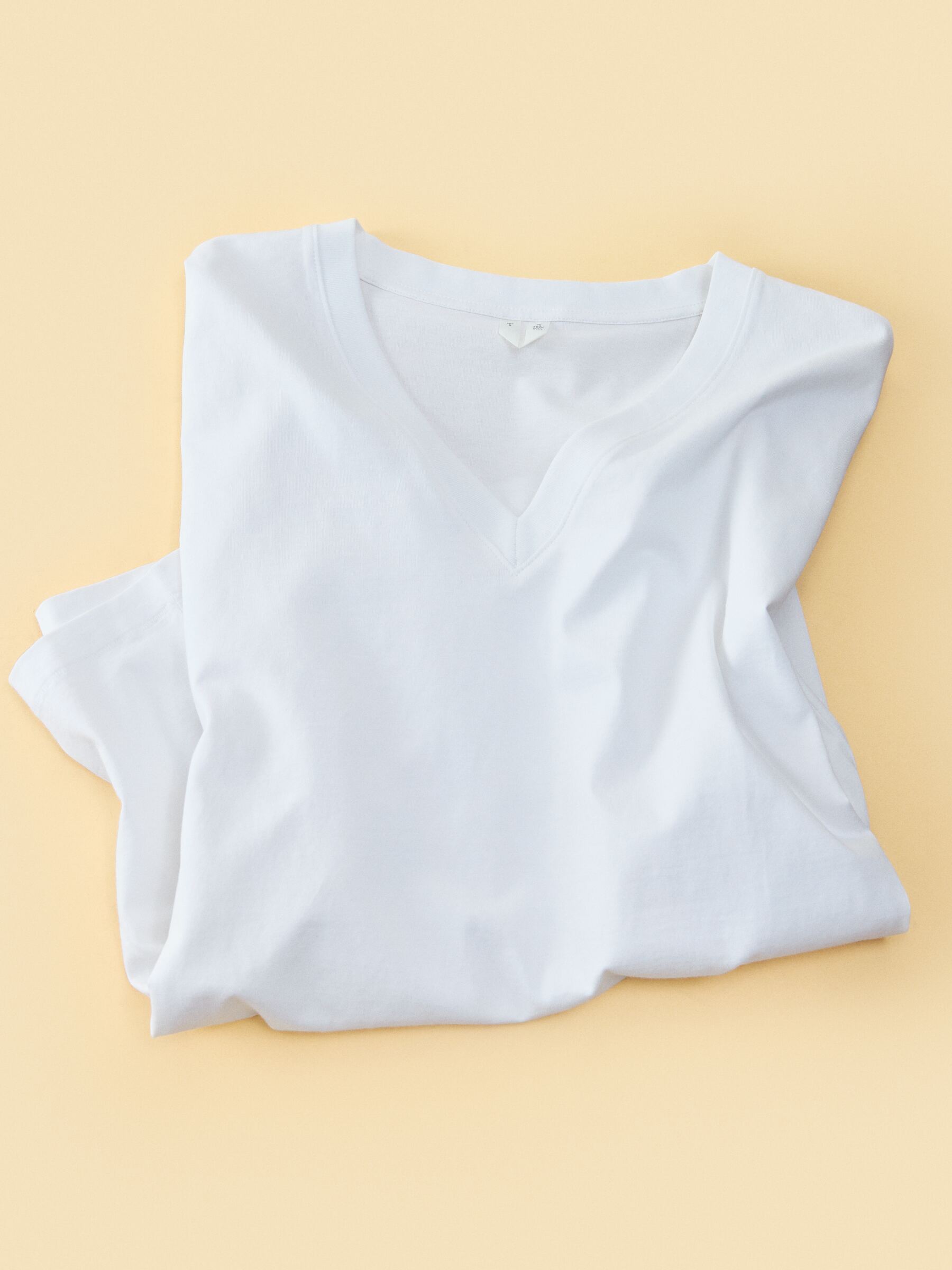 V-Neck T-Shirt - White - Loose fit - Women - StillMedia/Environmental - 1
