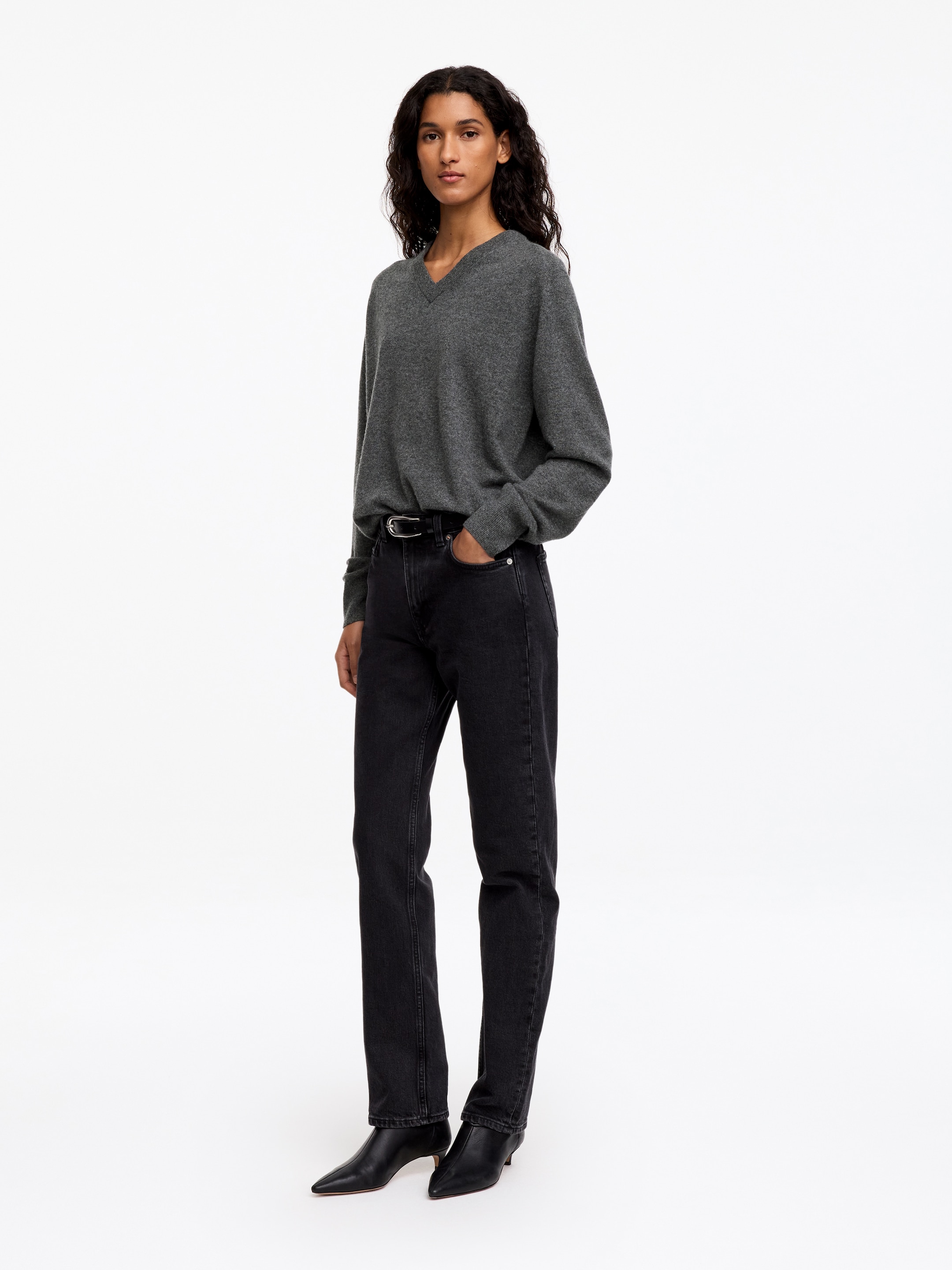 Relaxed Cashmere V-Neck Jumper - Grey - Loose fit - women - StillMedia/Lookbook - 3