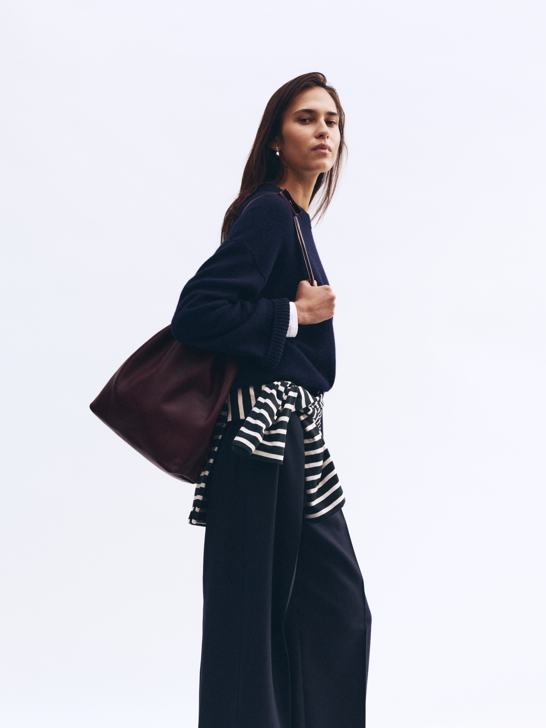 Oversize-Pullover aus reinem Kaschmir​ - Dunkelblau - Relaxed Fit - women - StillMedia/Environmental - 1