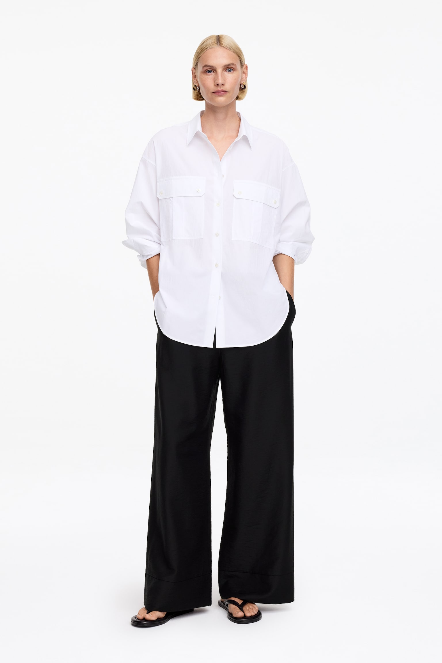 Byxa med lös passform - Svart - 1