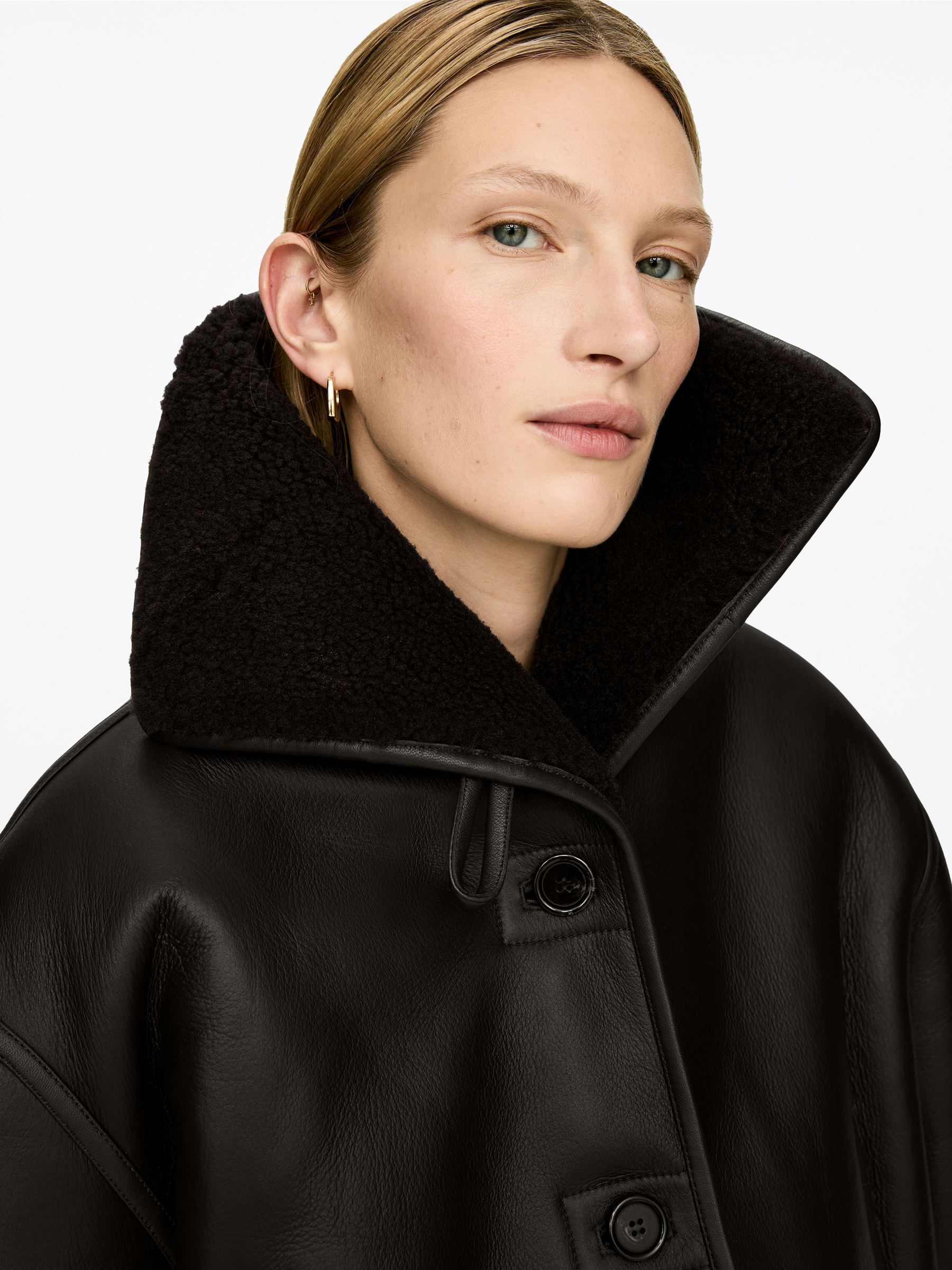 Shearlingfodrad läderjacka - Mörkbrun - Oversized - Women - StillMedia/Lookbook - 7