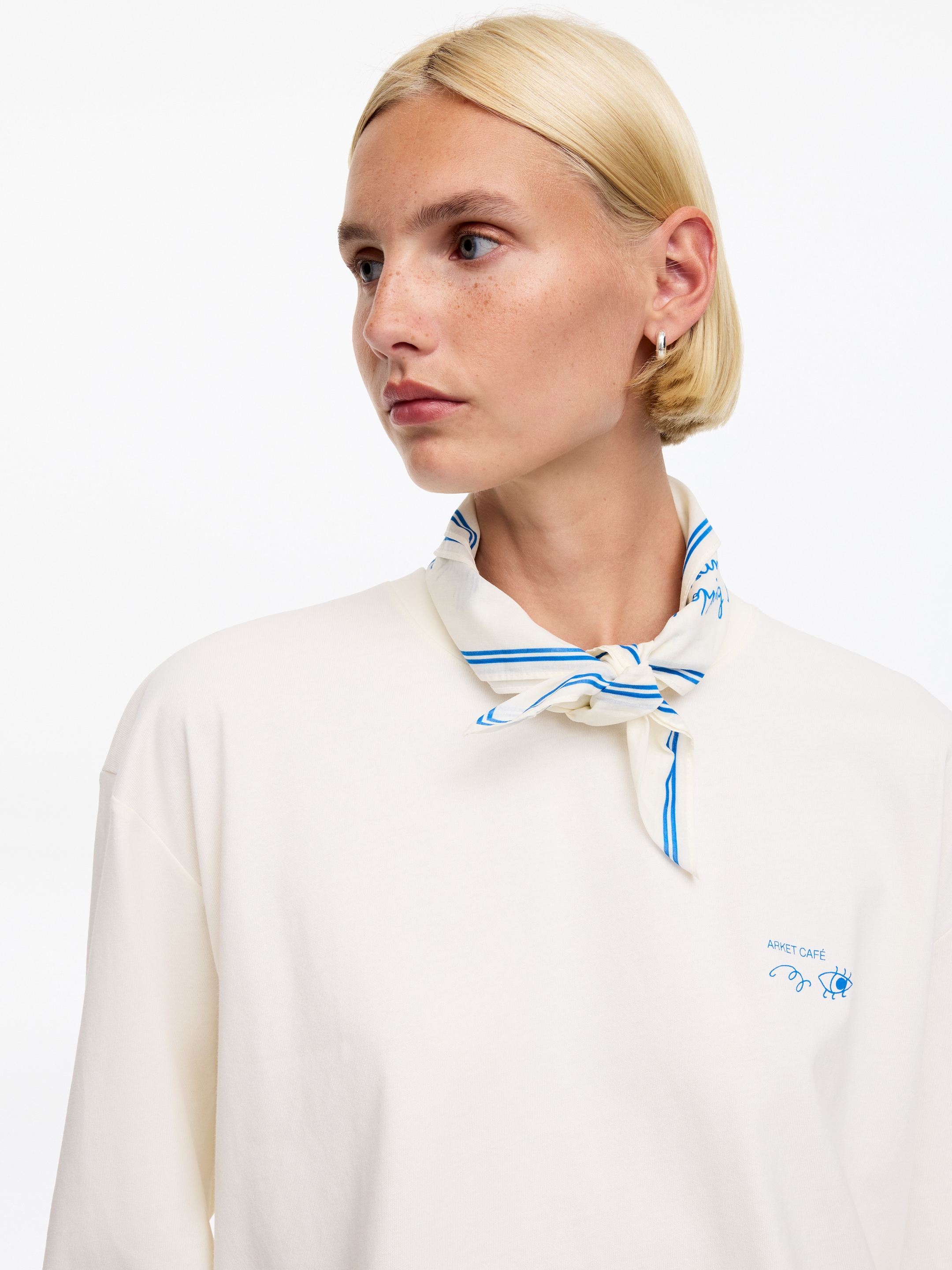 ARKET CAFÉ Bandana mit Print - Weiß/Blau - Café - StillMedia/Lookbook - 7