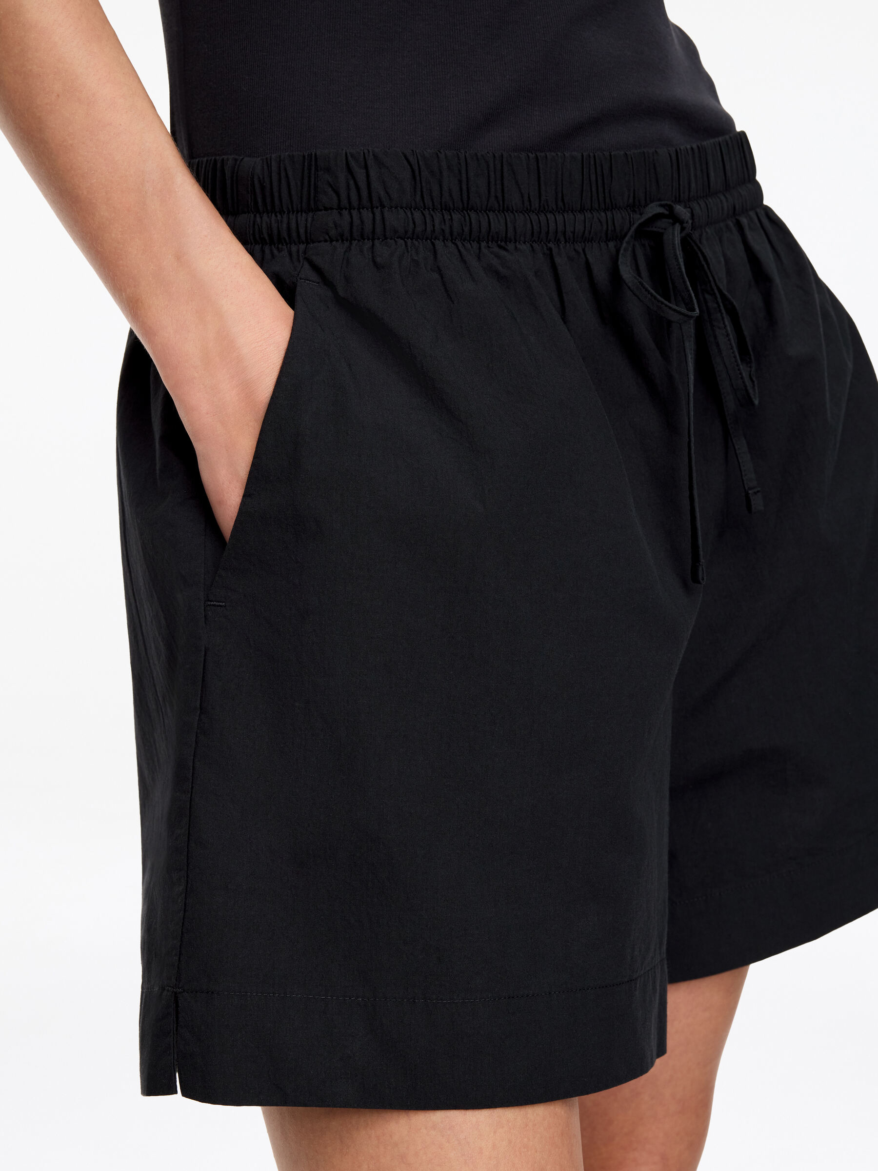 Drawstring Poplin Shorts - Black - Relaxed fit - Women - StillMedia/Lookbook - 4