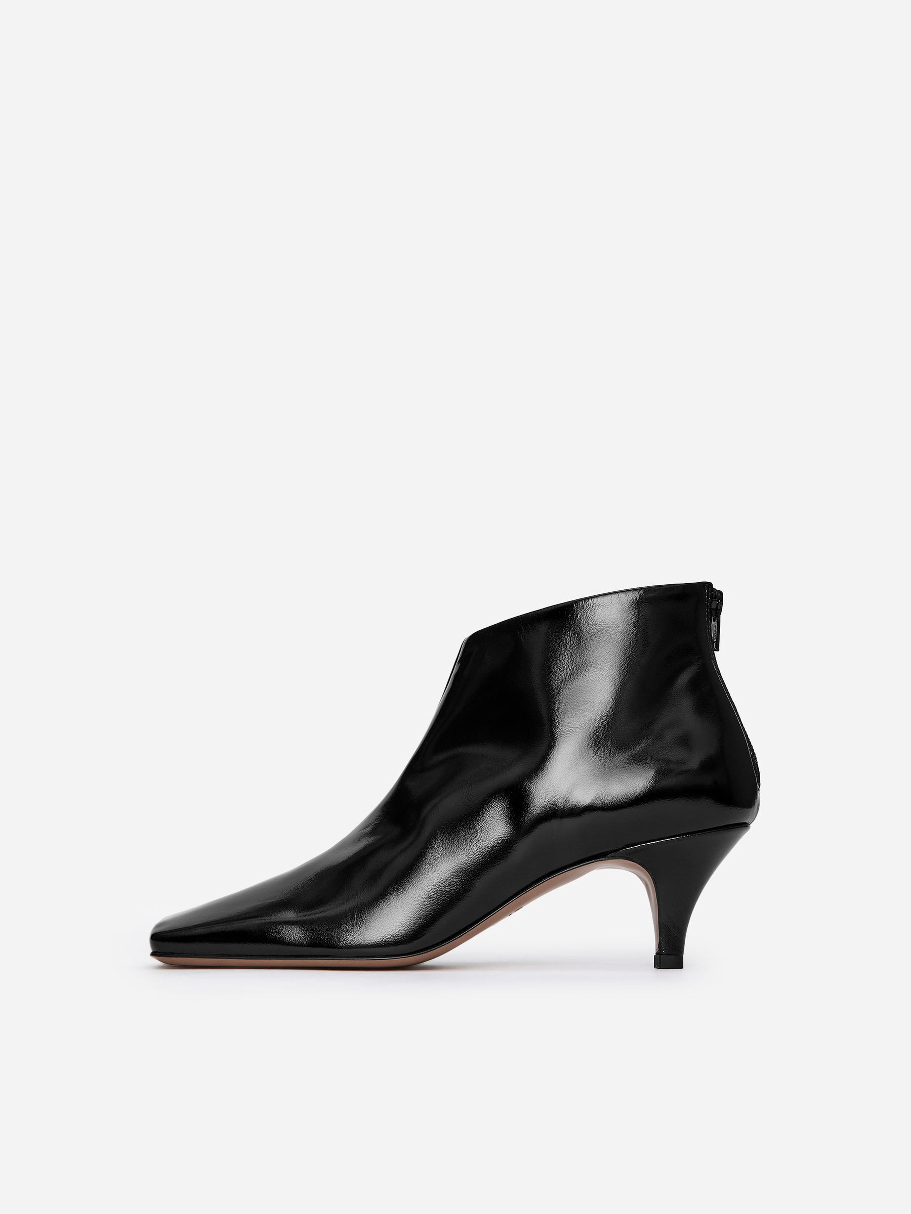 Glossy Leather Ankle Boots - Black - Women - StillMedia/DescriptiveStillLife - 3