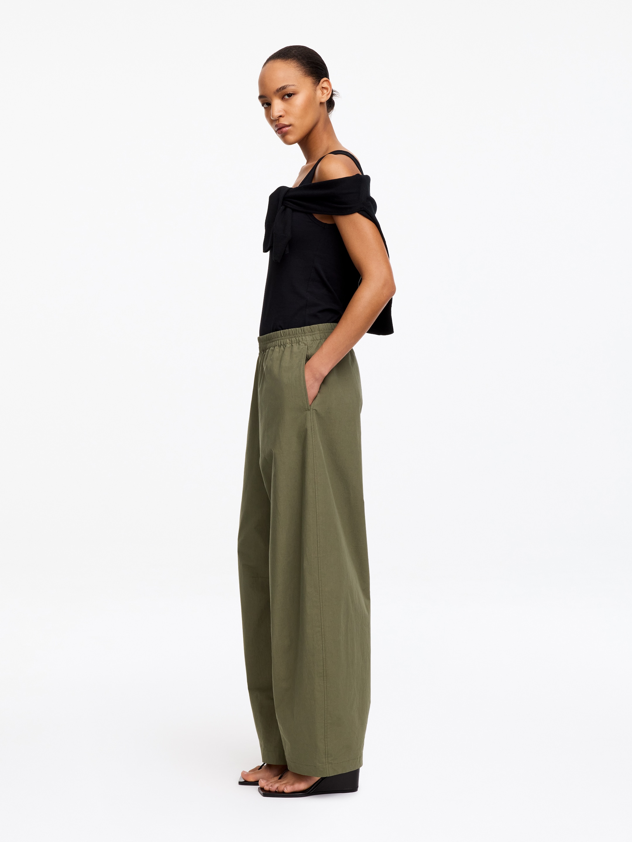 Pantaloni barrel in cotone - Verde kaki - Loose fit - Women - StillMedia/Lookbook - 5