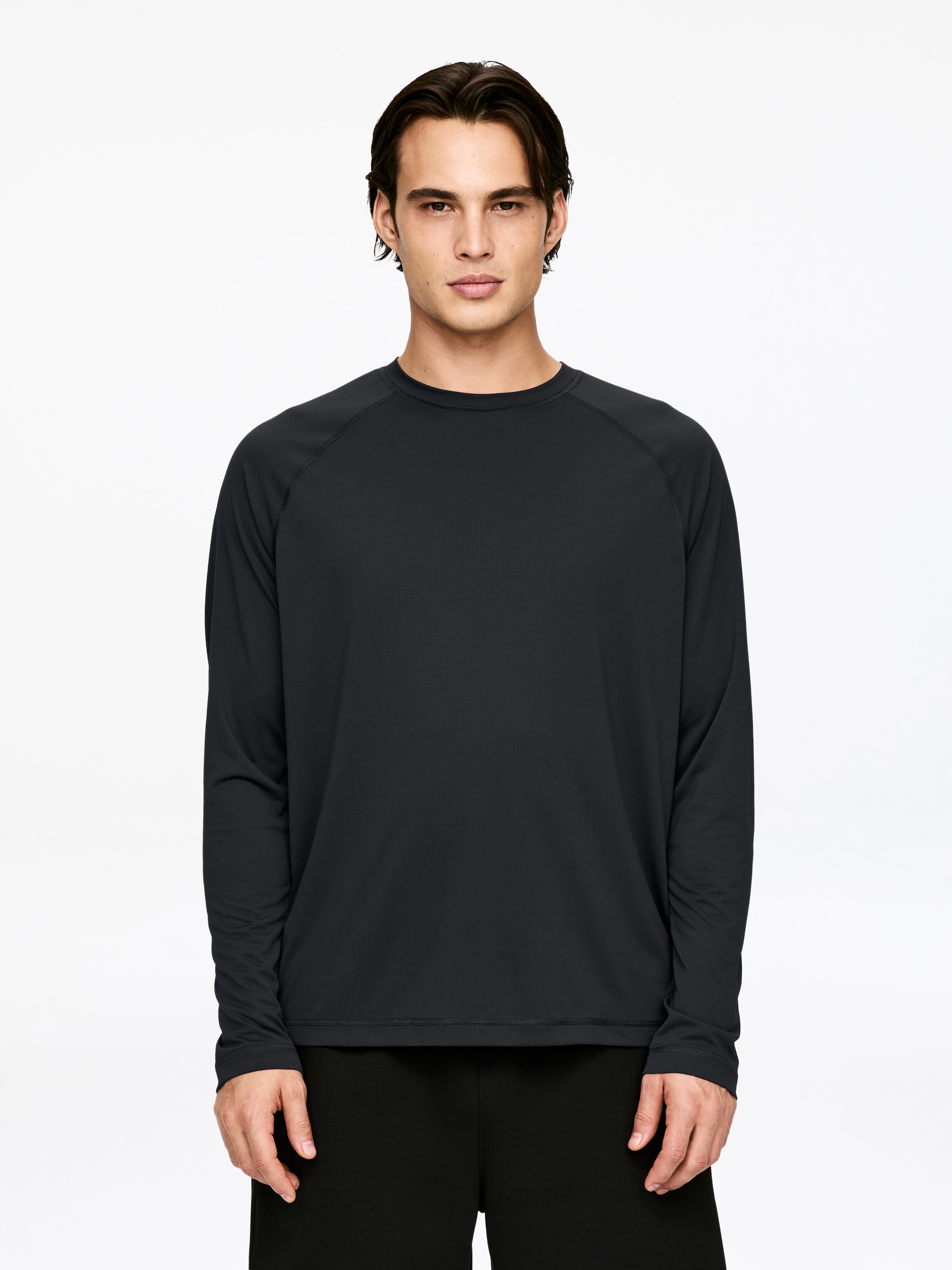 ARKET ACTIVE Long-Sleeve Top - Off Black - Regular fit - Men - StillMedia/Lookbook - 4