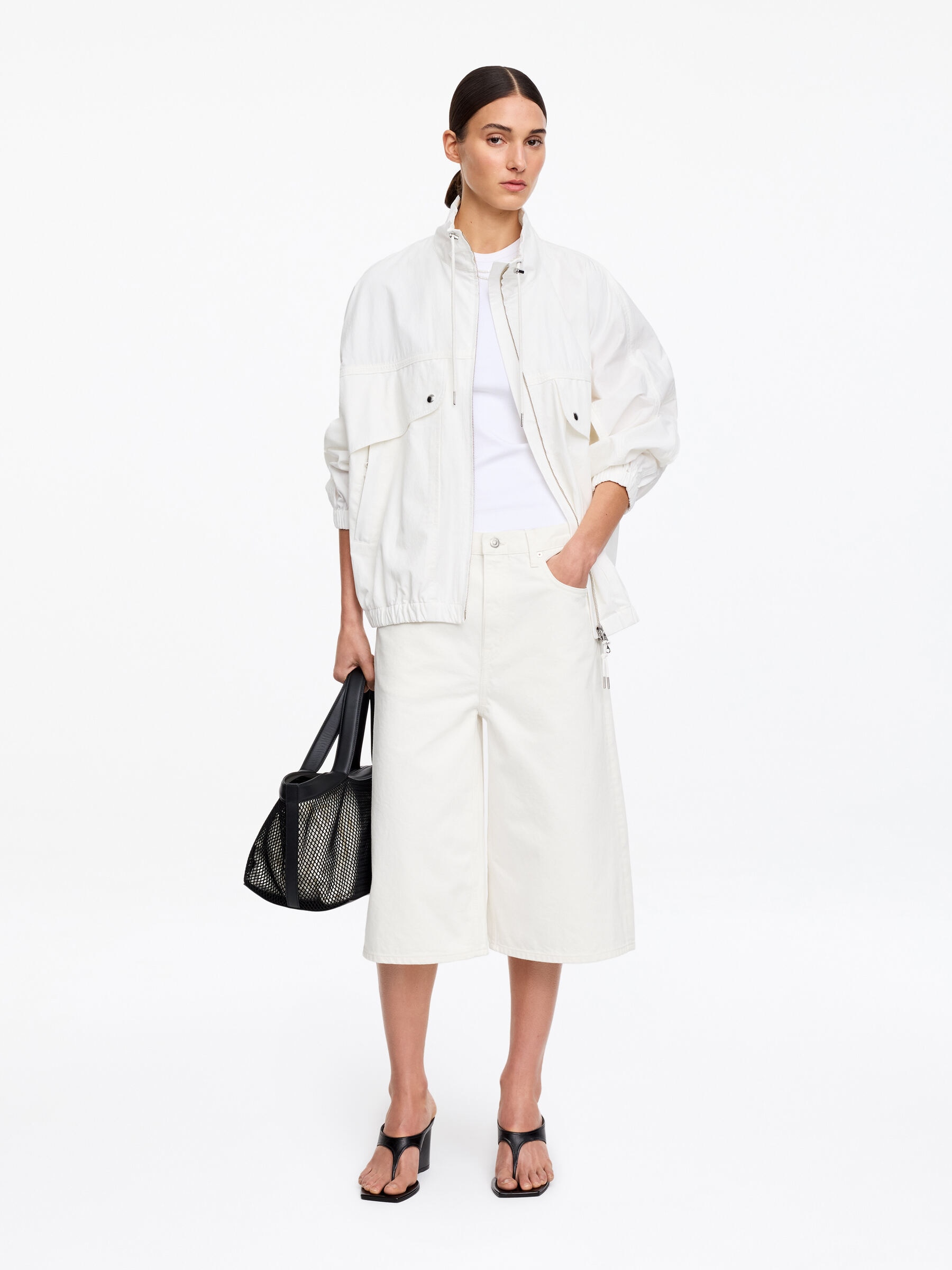 Long Denim Shorts - Off White - Loose fit - Women - StillMedia/Lookbook - 5