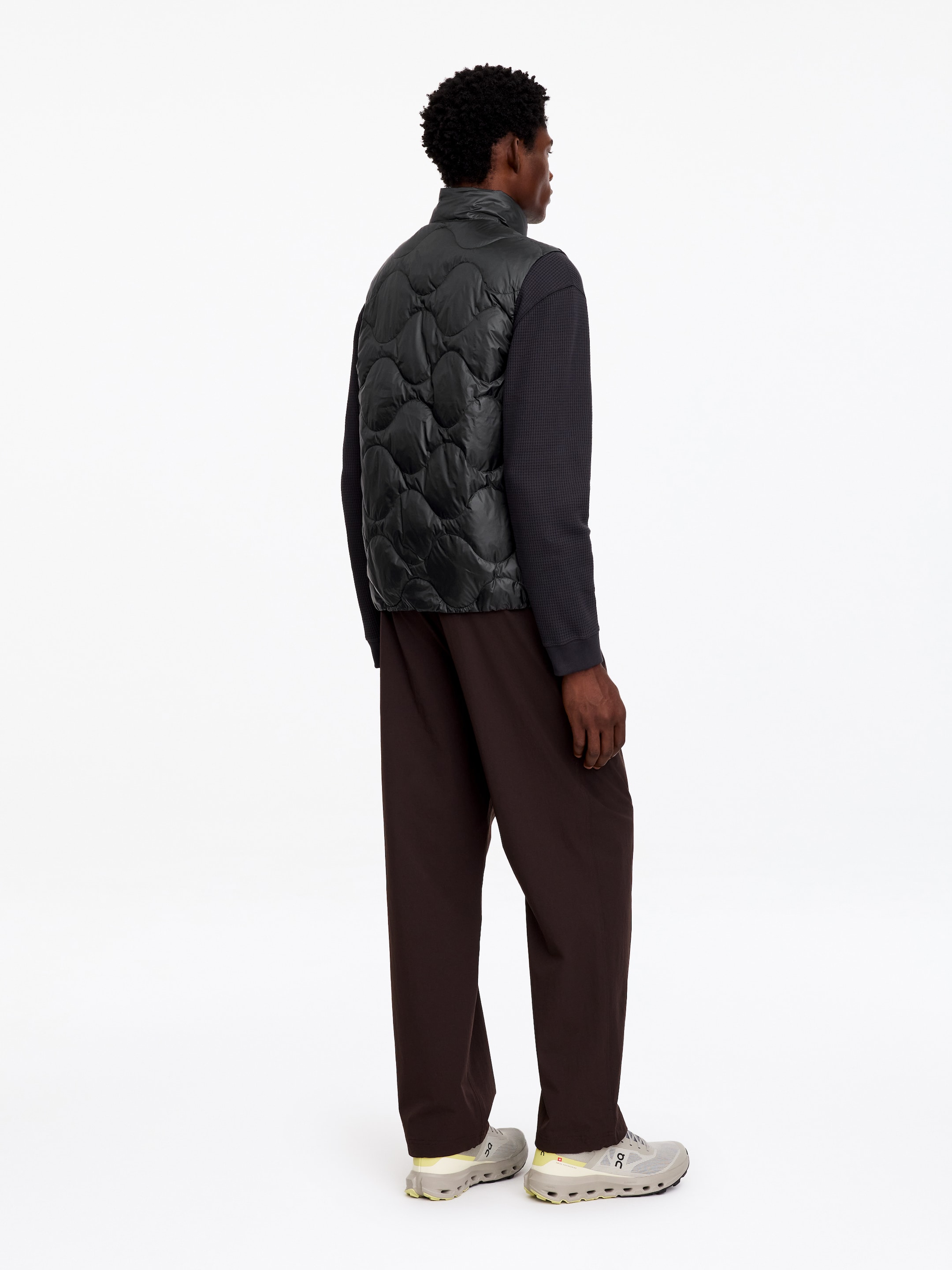Ultralight Down Vest - Dark Grey - Regular fit - men - StillMedia/Lookbook - 3