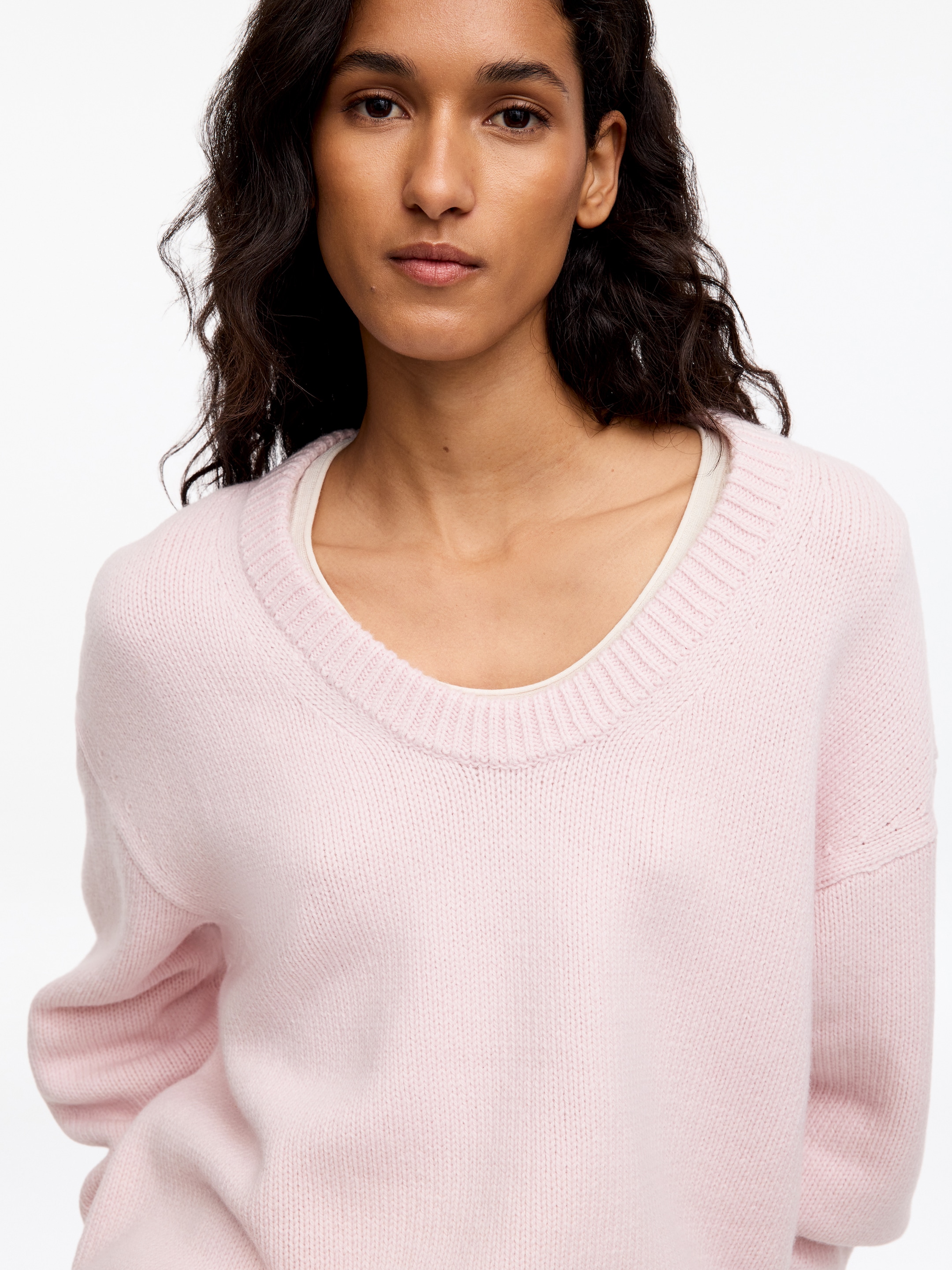 Lockerer Wollpullover - Rosa - Loose Fit - women - StillMedia/Lookbook - 5