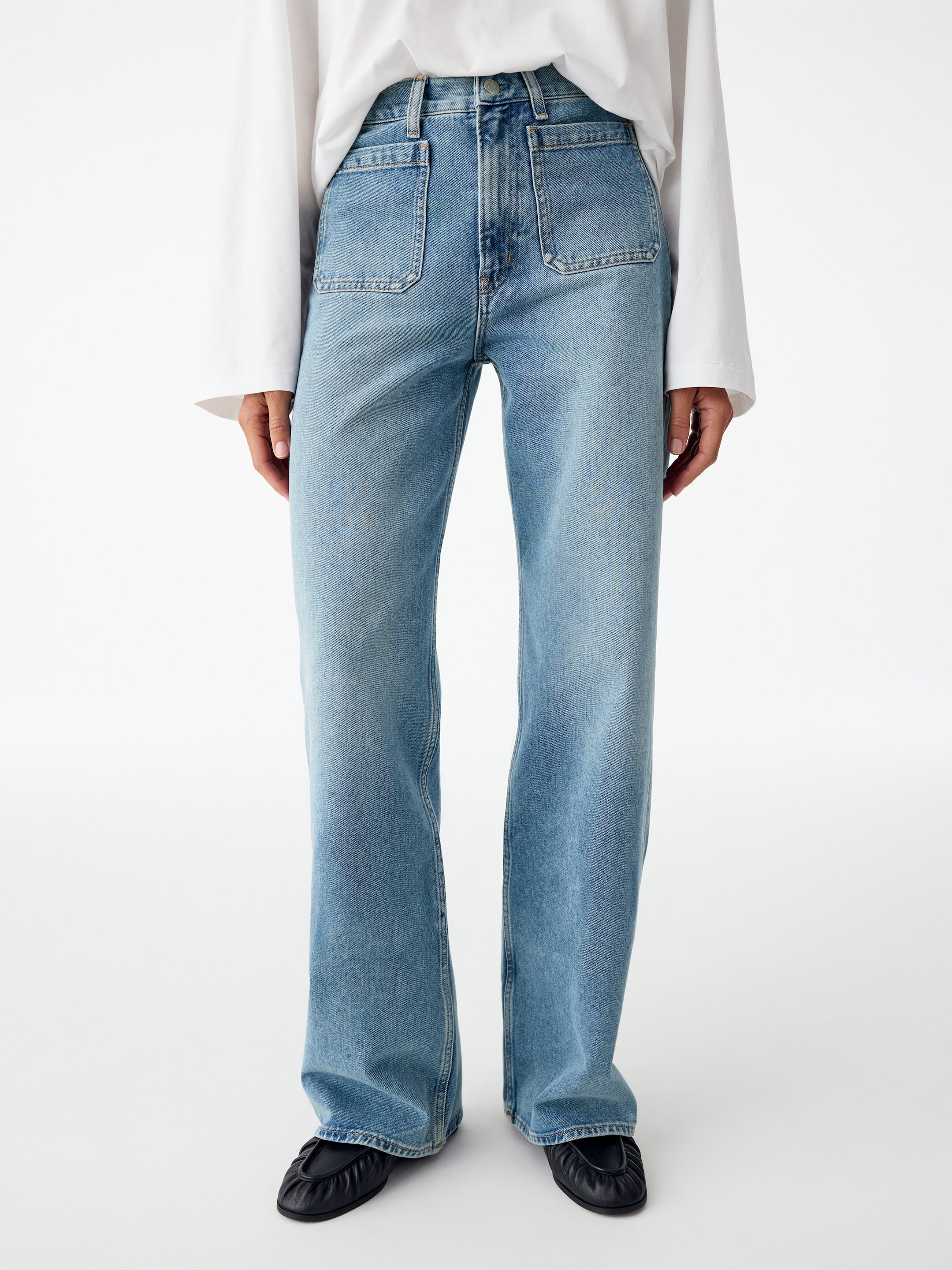 LUPINE Flared Jeans - Blue - Regular fit - women - StillMedia/Lookbook - 15