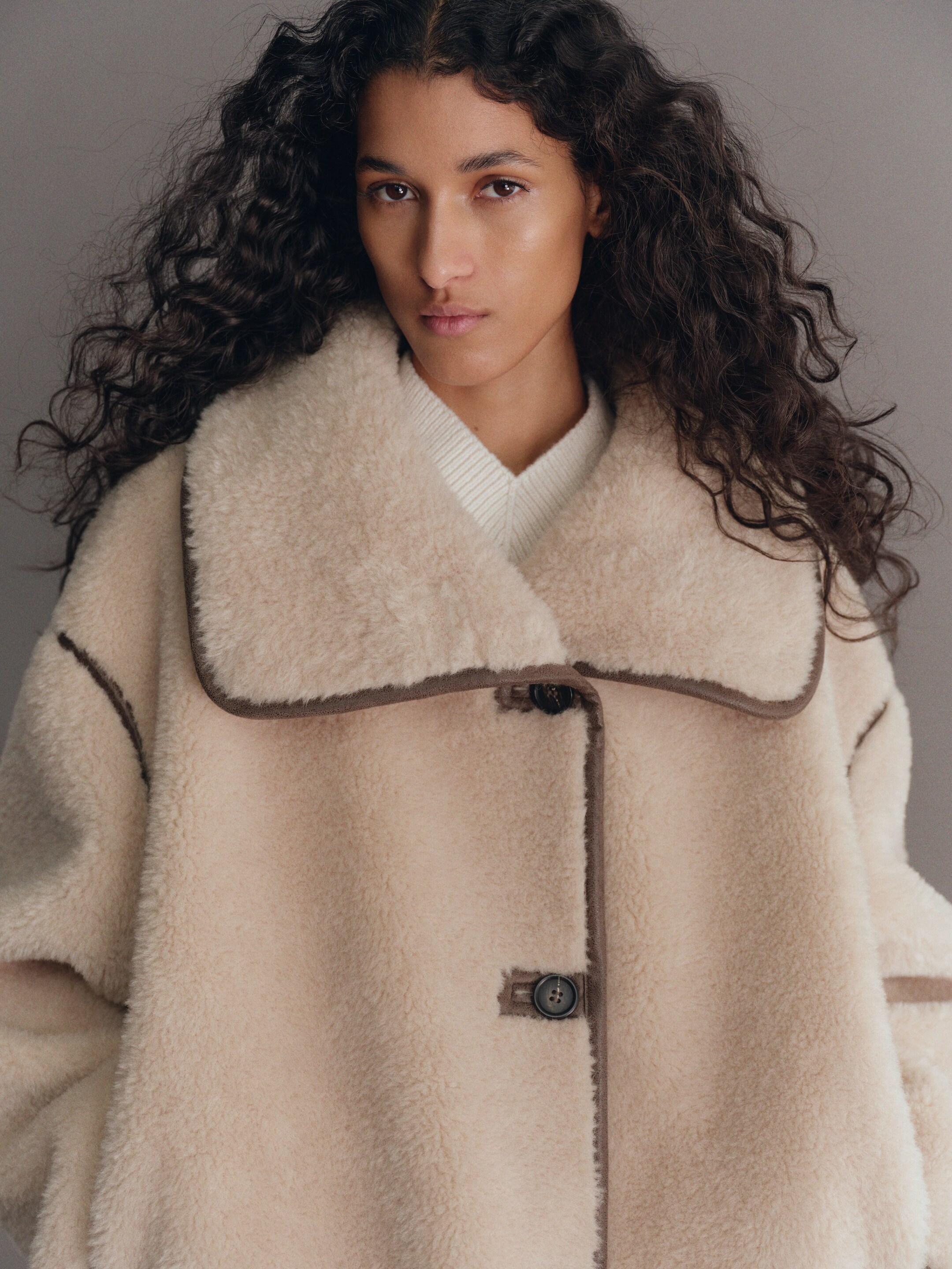 Größeres Bild anzeigen: Kurze Teddyjacke - Beige - Ladies | H&M AT 6