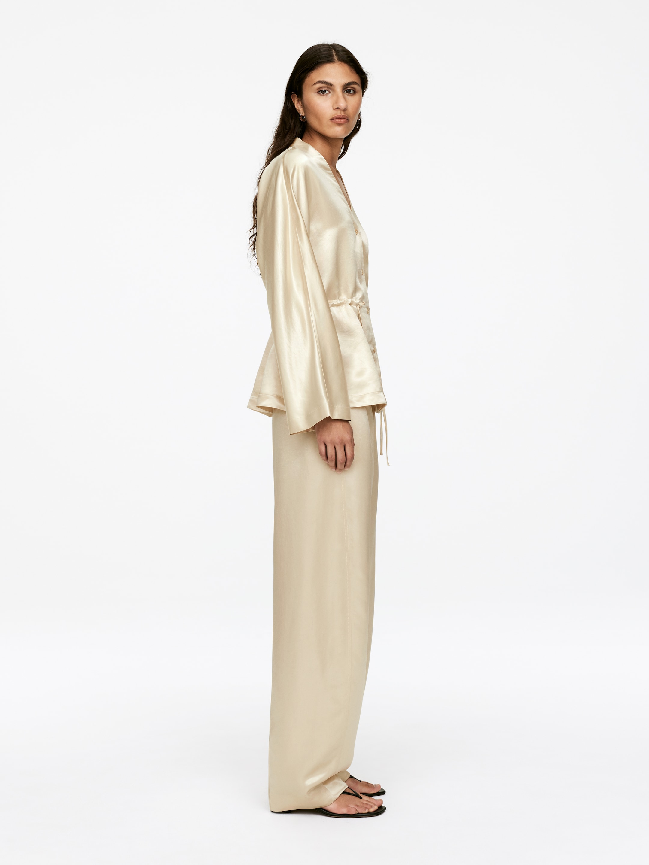 Grotere afbeelding bekijken: Blouse met strikbandjes - Lichtbeige - DAMES | H&M NL 3