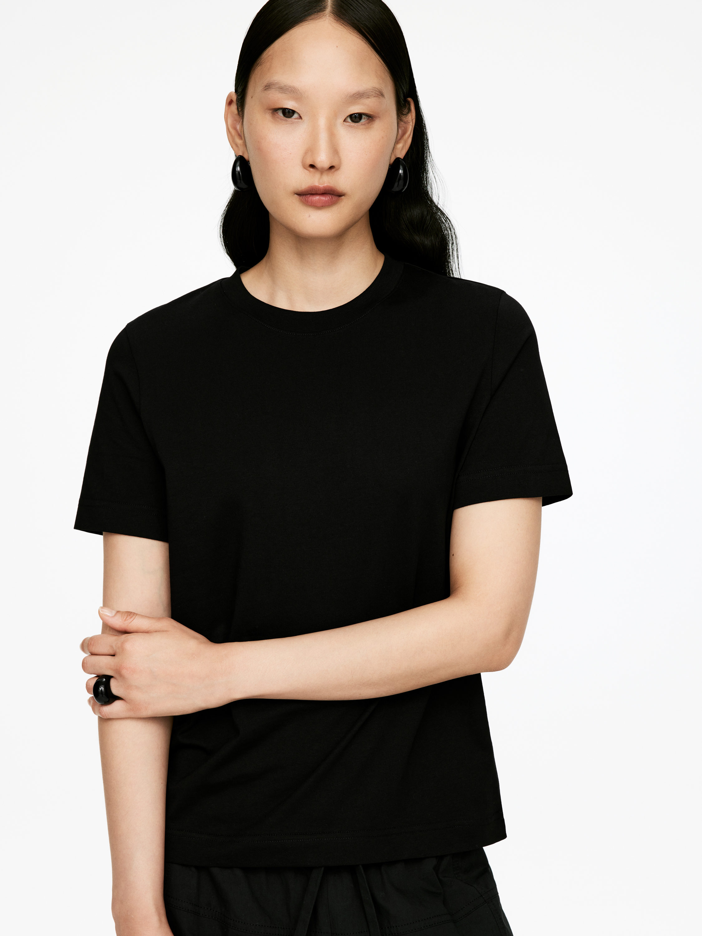 LILY Signature T-Shirt - Black - Regular fit - Women - StillMedia/Lookbook - 49