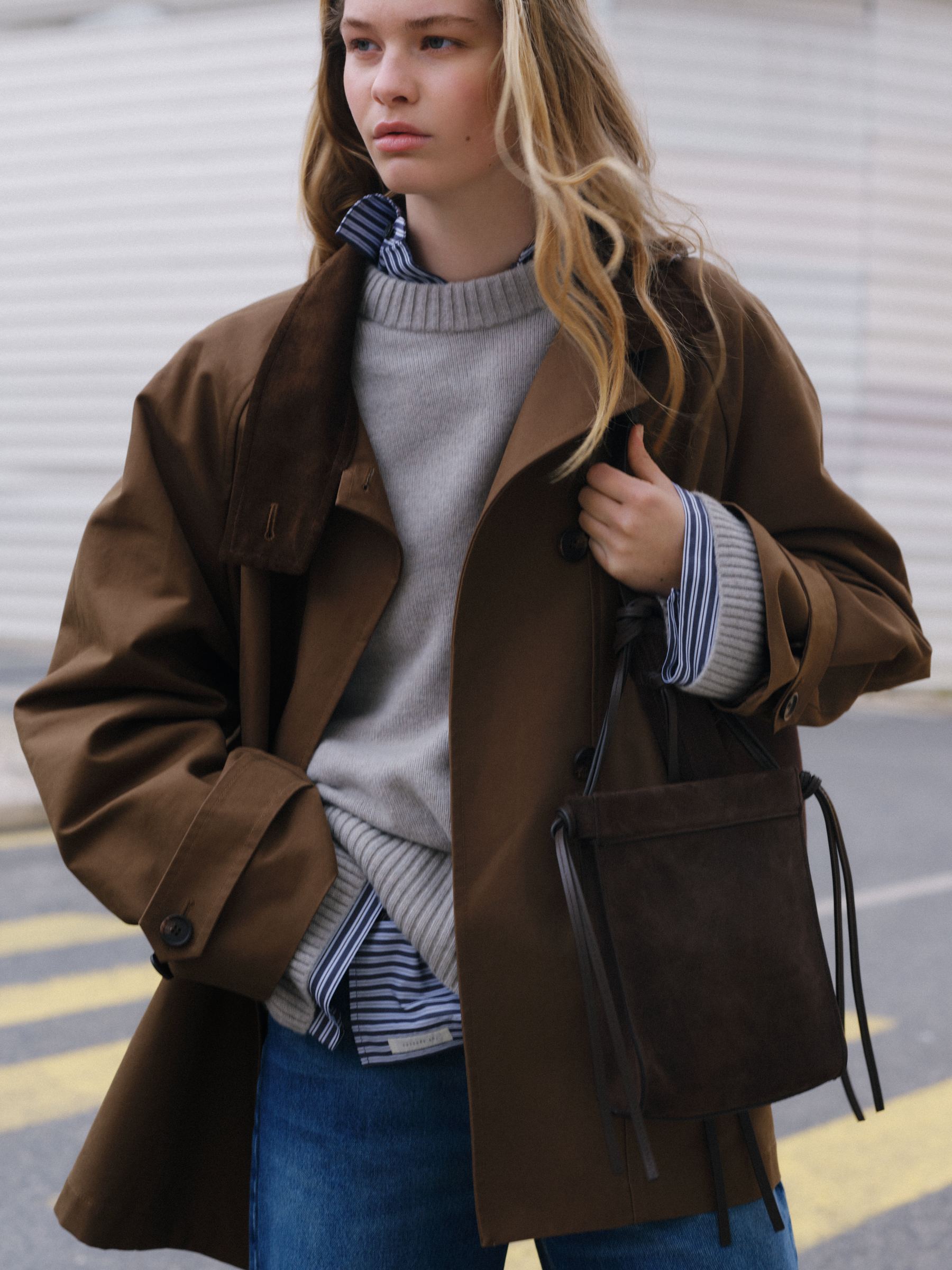 Pull oversize en pur cachemire​ - Taupe clair - Relaxed fit - Femme - StillMedia/Environmental - 1
