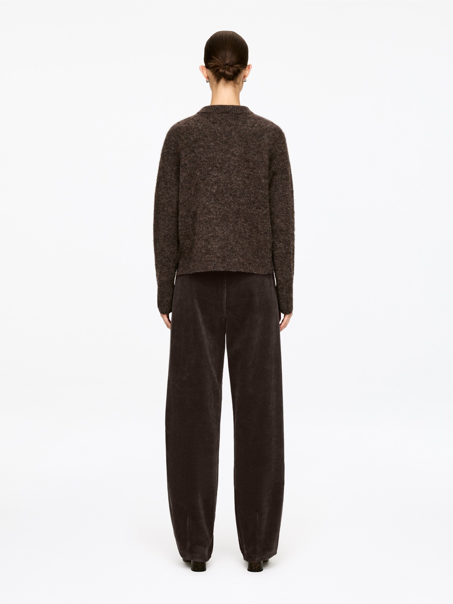 Pantalon en velours côtelé jambes barrel - Marron foncé - 10