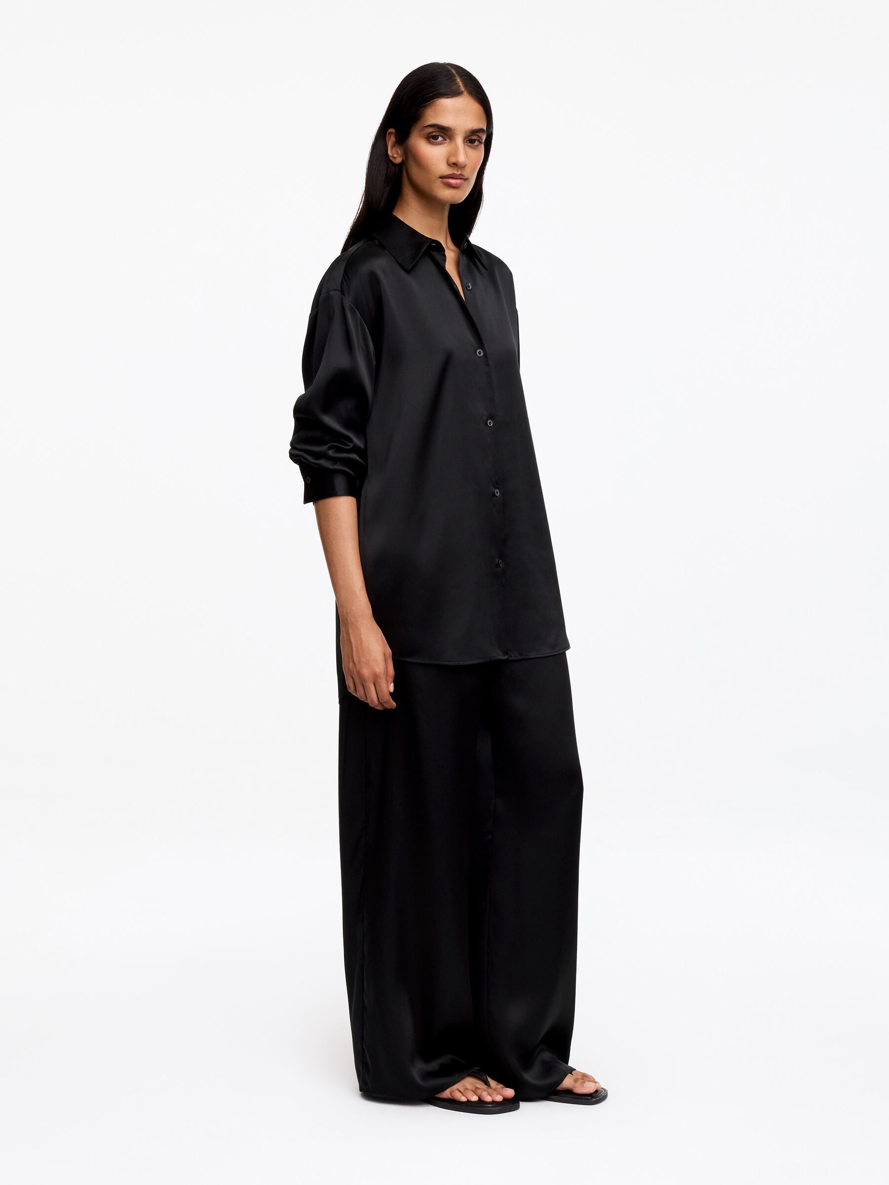 Hemd aus Seidensatin - Schwarz - Regular Fit - Damen - StillMedia/Lookbook - 2