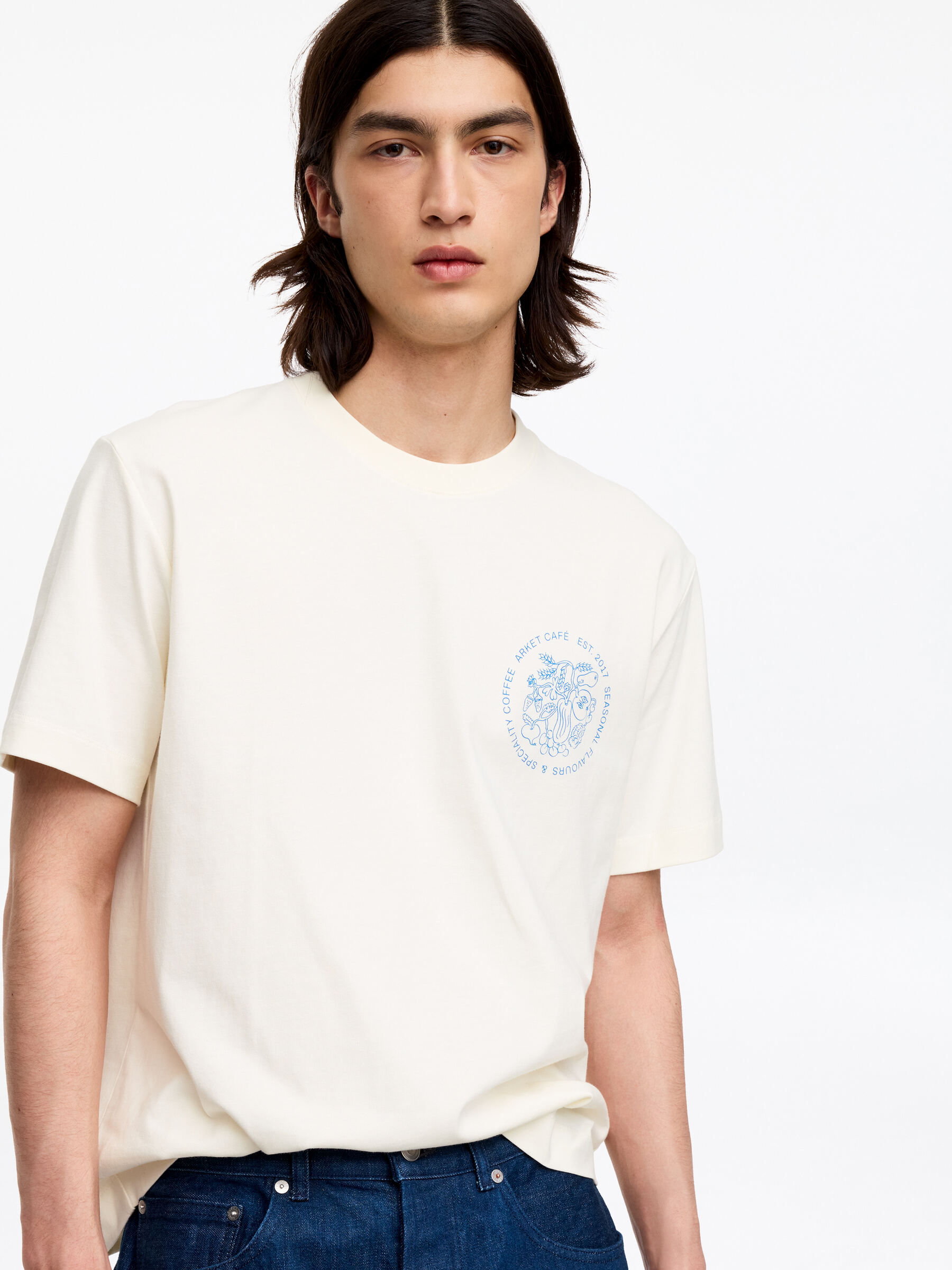 T-shirt imprimé ARKET CAFÉ - Blanc cassé/Bleu - Loose fit - Café - StillMedia/Lookbook - 4