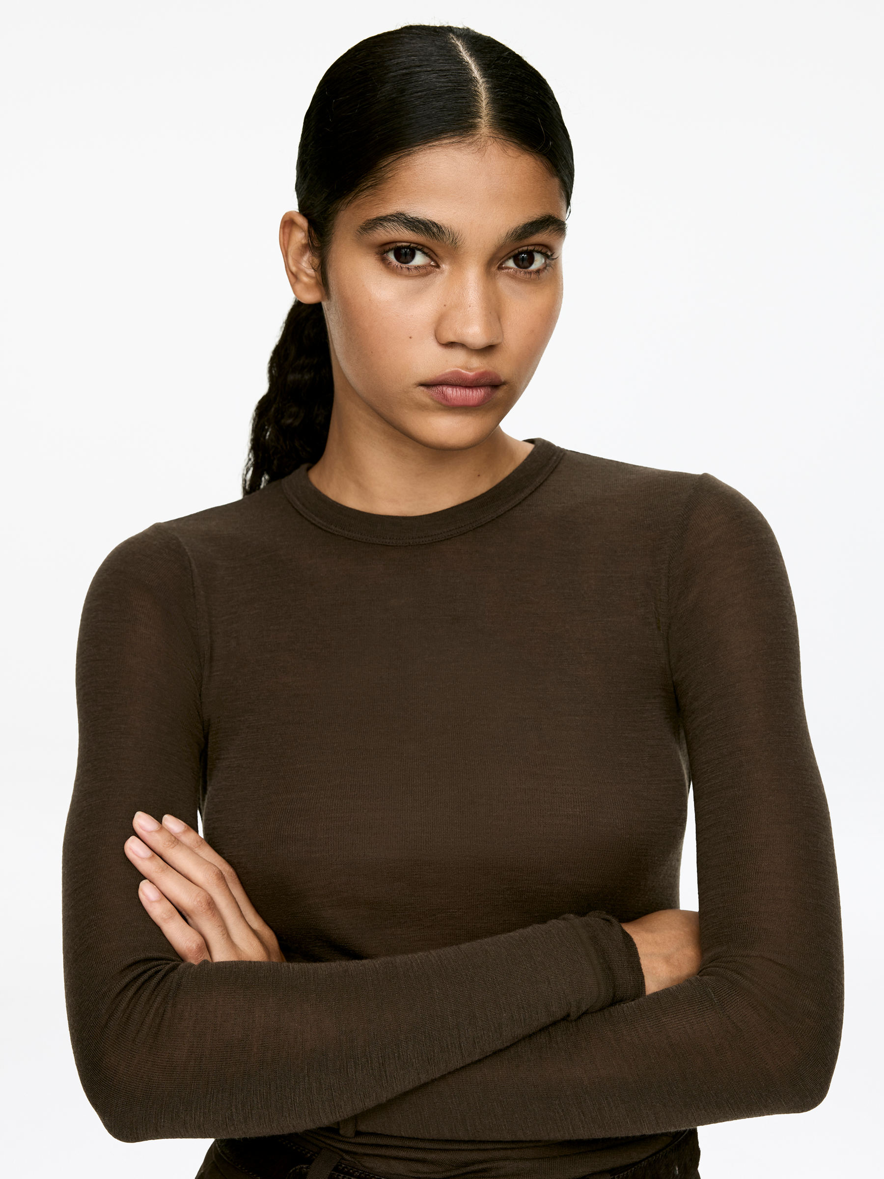 Langärmliges Oberteil aus Merinowolle - Dunkelbraun - Slim Fit - Damen - StillMedia/Lookbook - 10