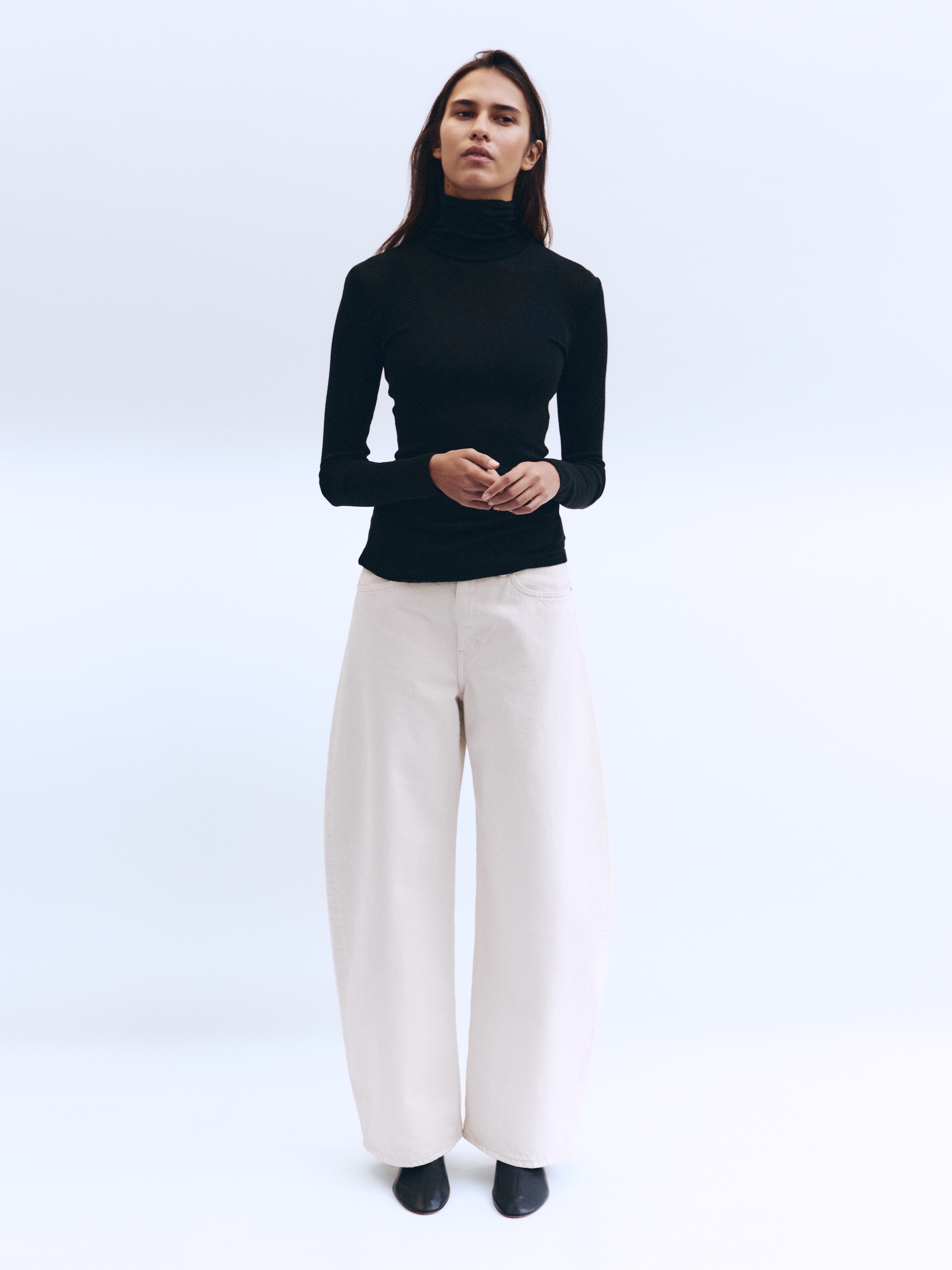 Peony Barrel Jeans - Off-white - Relaxed fit - women - StillMedia/Environmental - 1