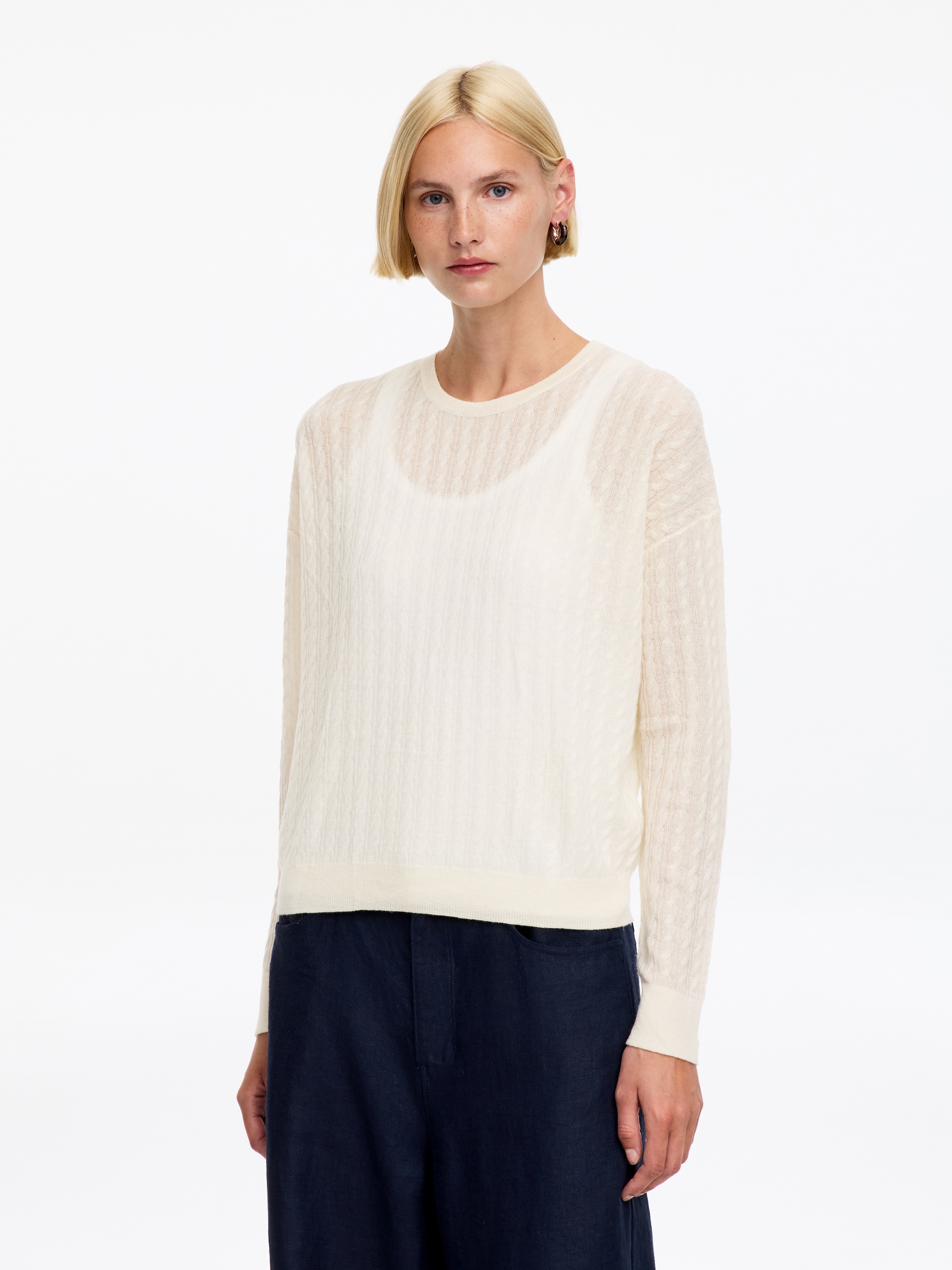 Pure Cashmere Cable-Knit Jumper - Off White - Regular fit - women - StillMedia/Lookbook - 4