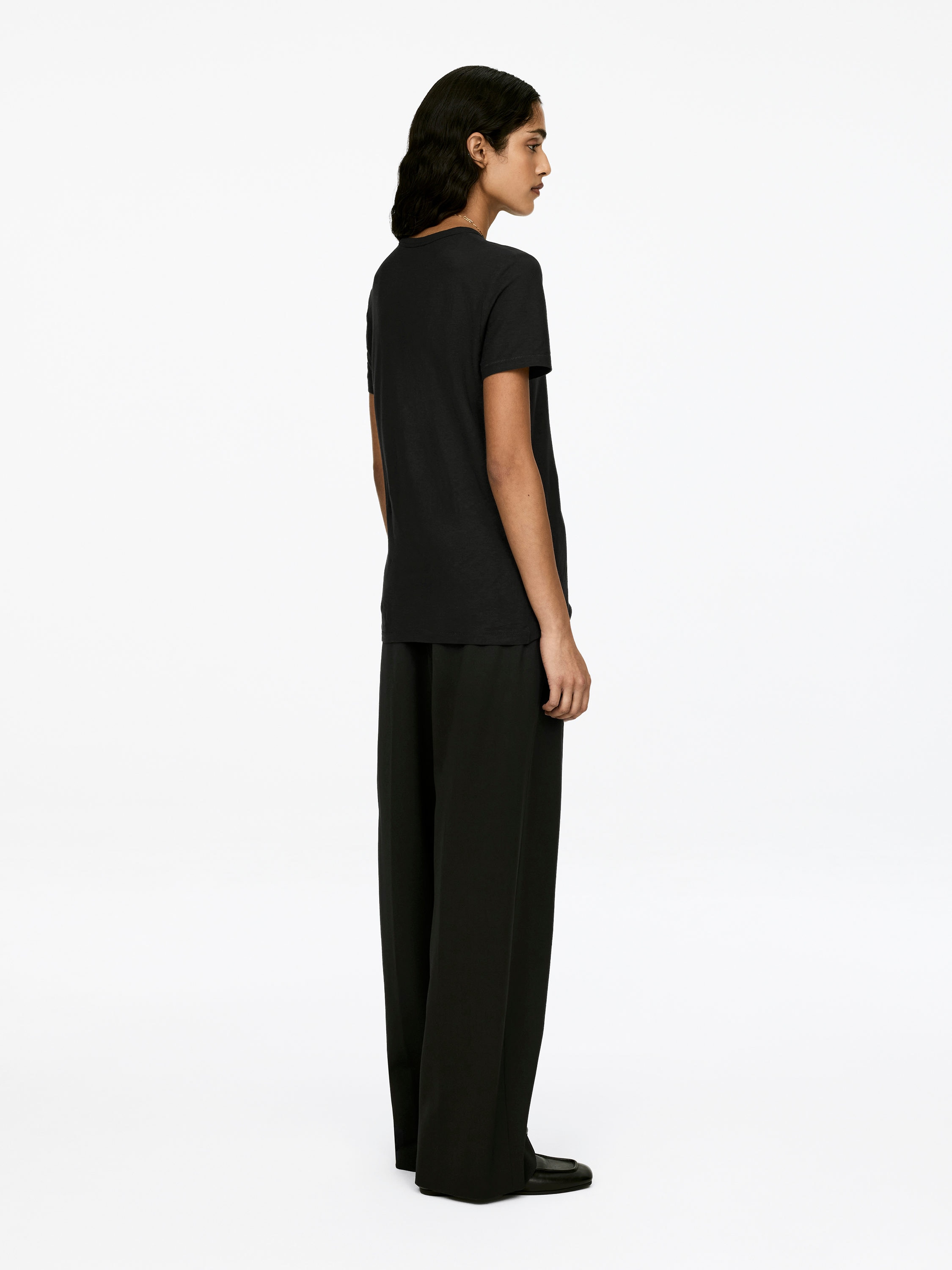Ice Crêpe T-Shirt - Black - Regular fit - Women - StillMedia/Lookbook - 15