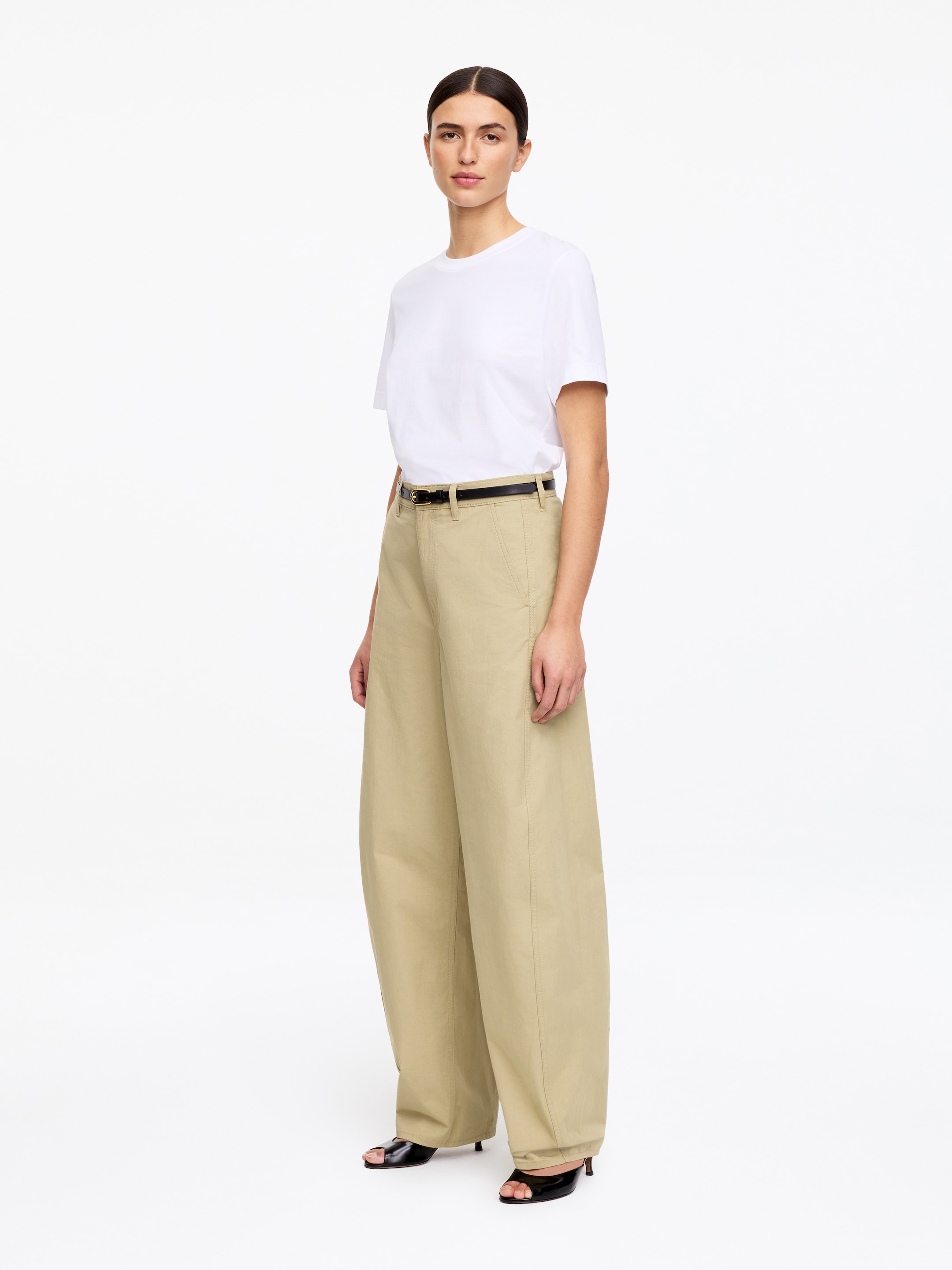 Barrel-Leg Trousers - Beige - Loose fit - Women - StillMedia/Lookbook - 4