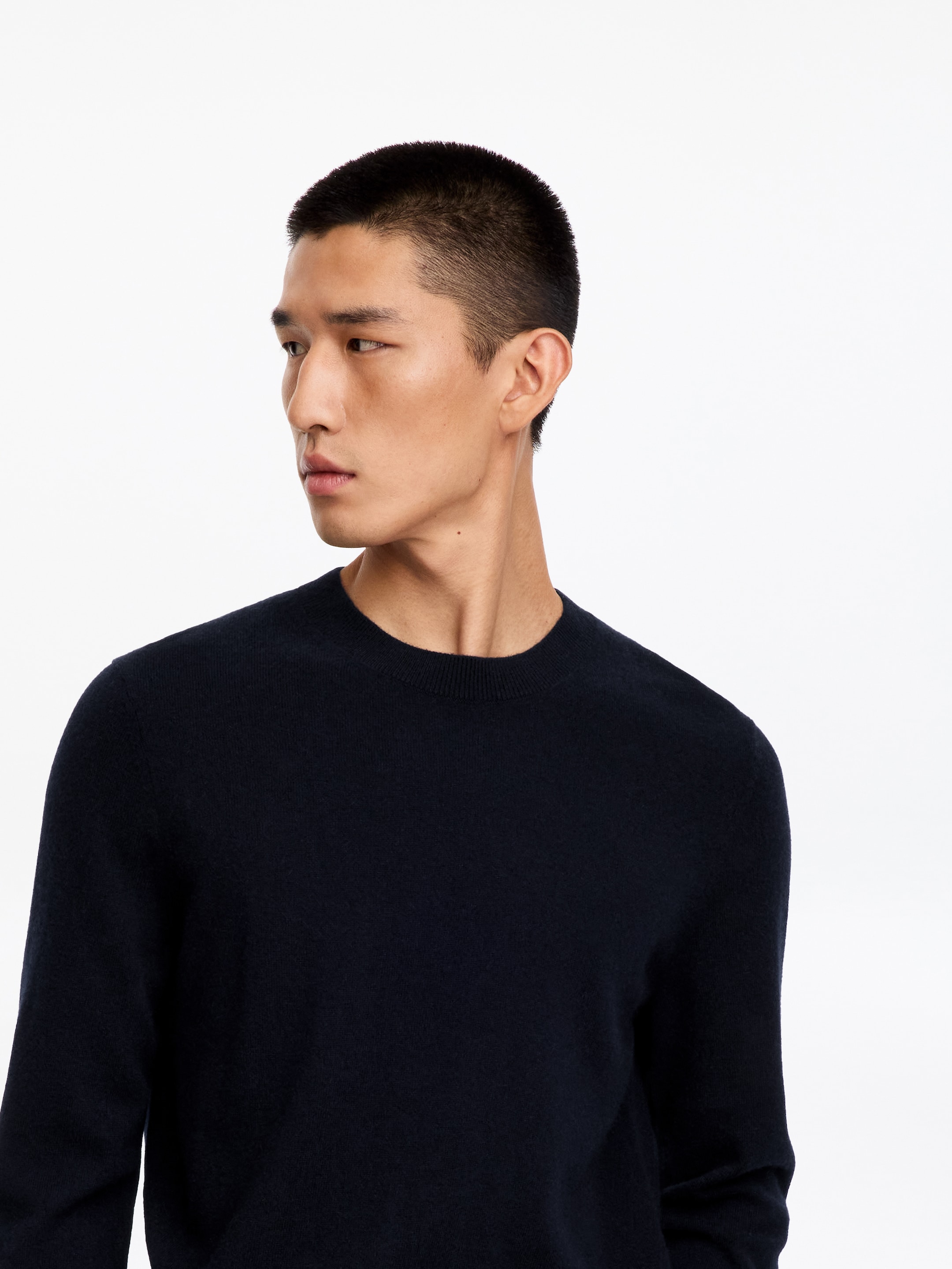 Pure Cashmere Crew-Neck Jumper - Dark Blue - Regular fit - men - StillMedia/Lookbook - 2