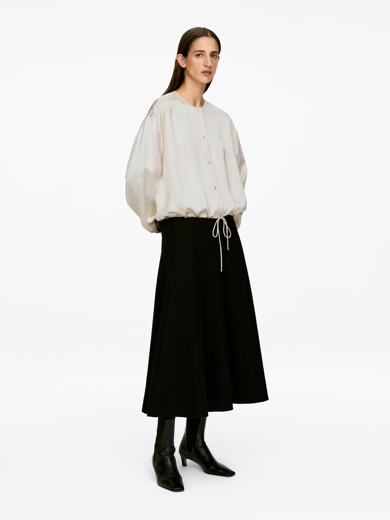 Saténová halenka s objemnými rukávy - Off White - 3