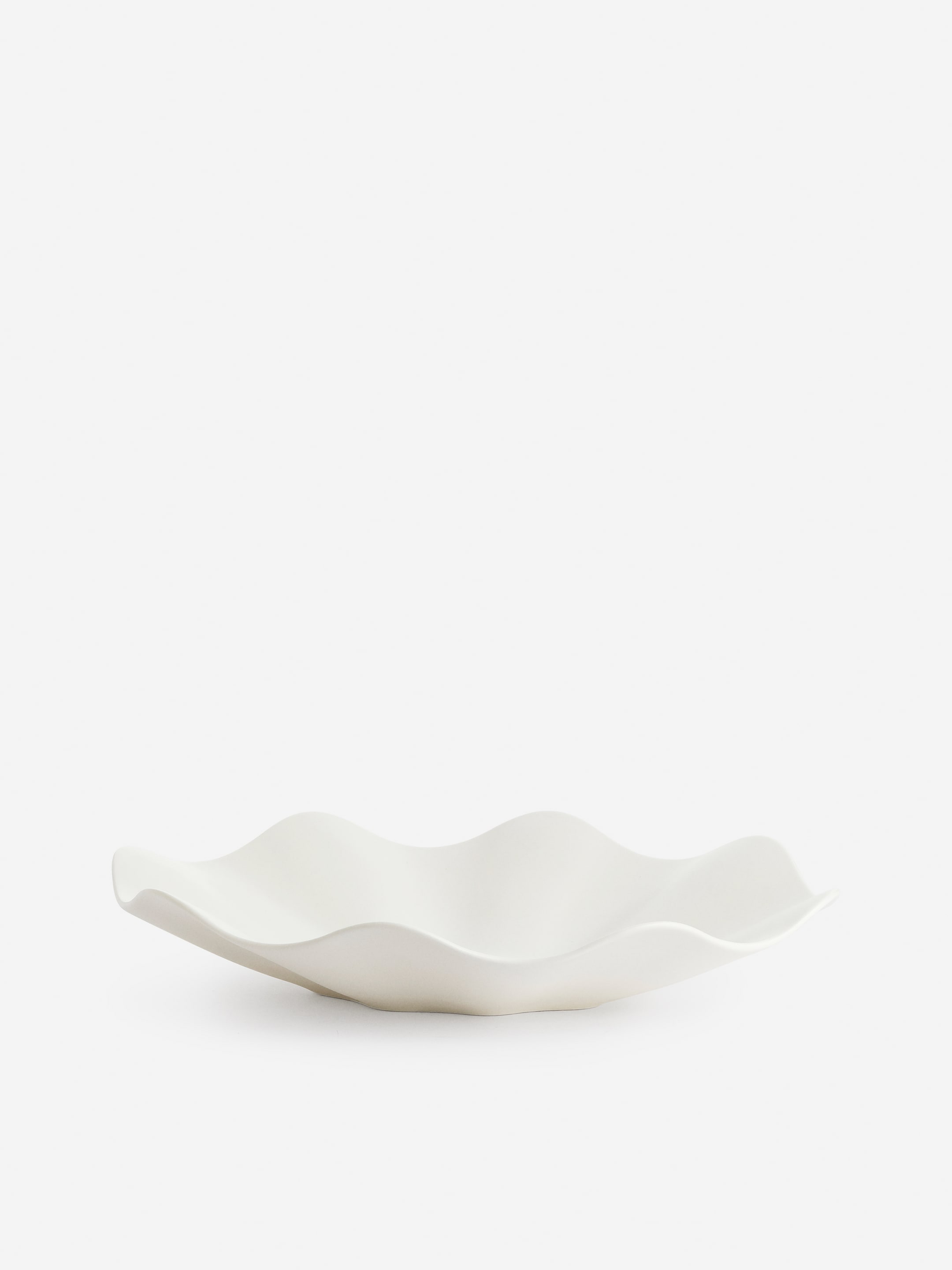Größeres Bild ansehen: Gewellte Schale aus Steingut - Weiß - Home All | H&M DE 1
