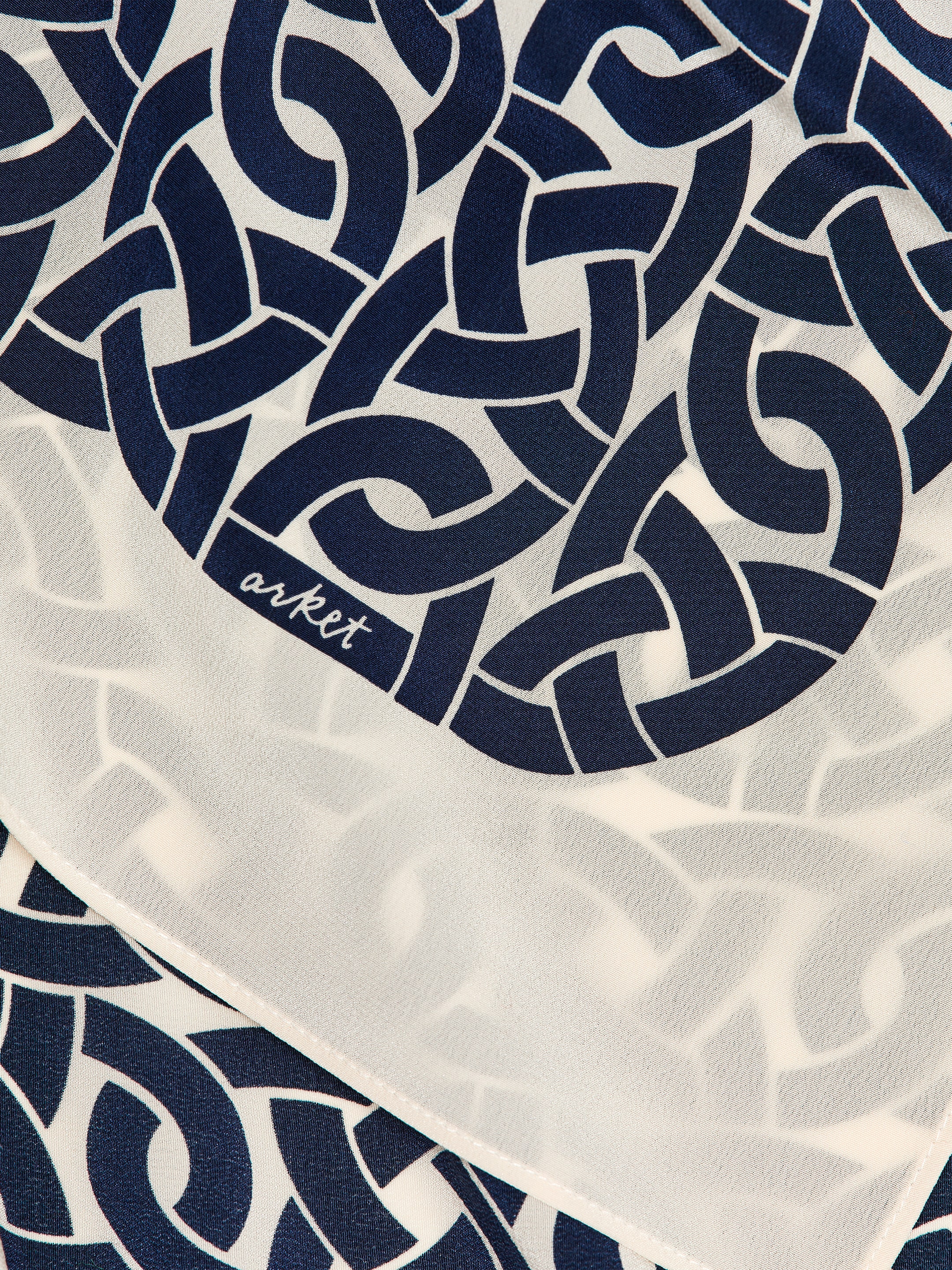 Sidenscarf - Vit/mörkblå - Women - StillMedia/DescriptiveDetail - 1
